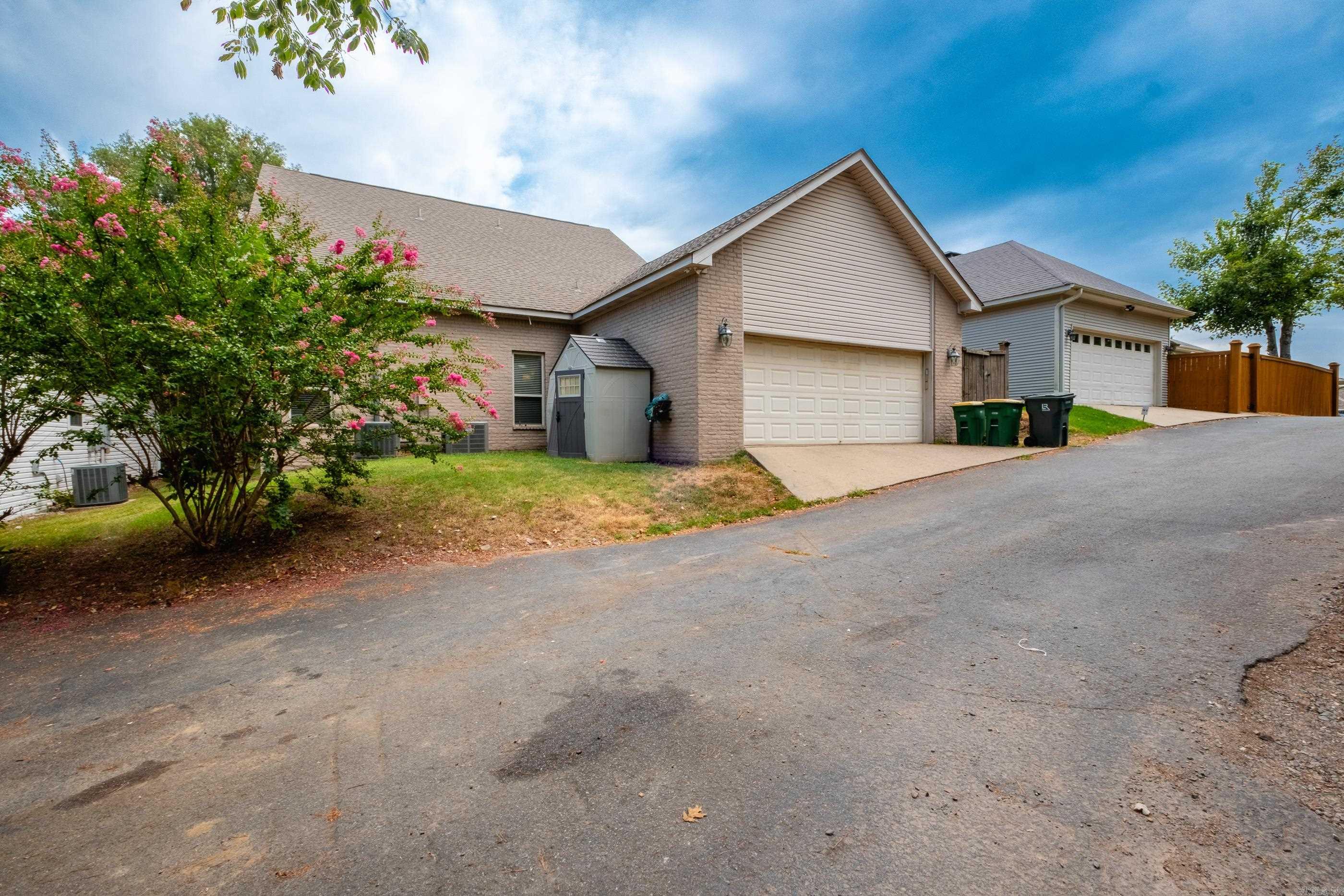 WOODLANDS EDGE - Residential