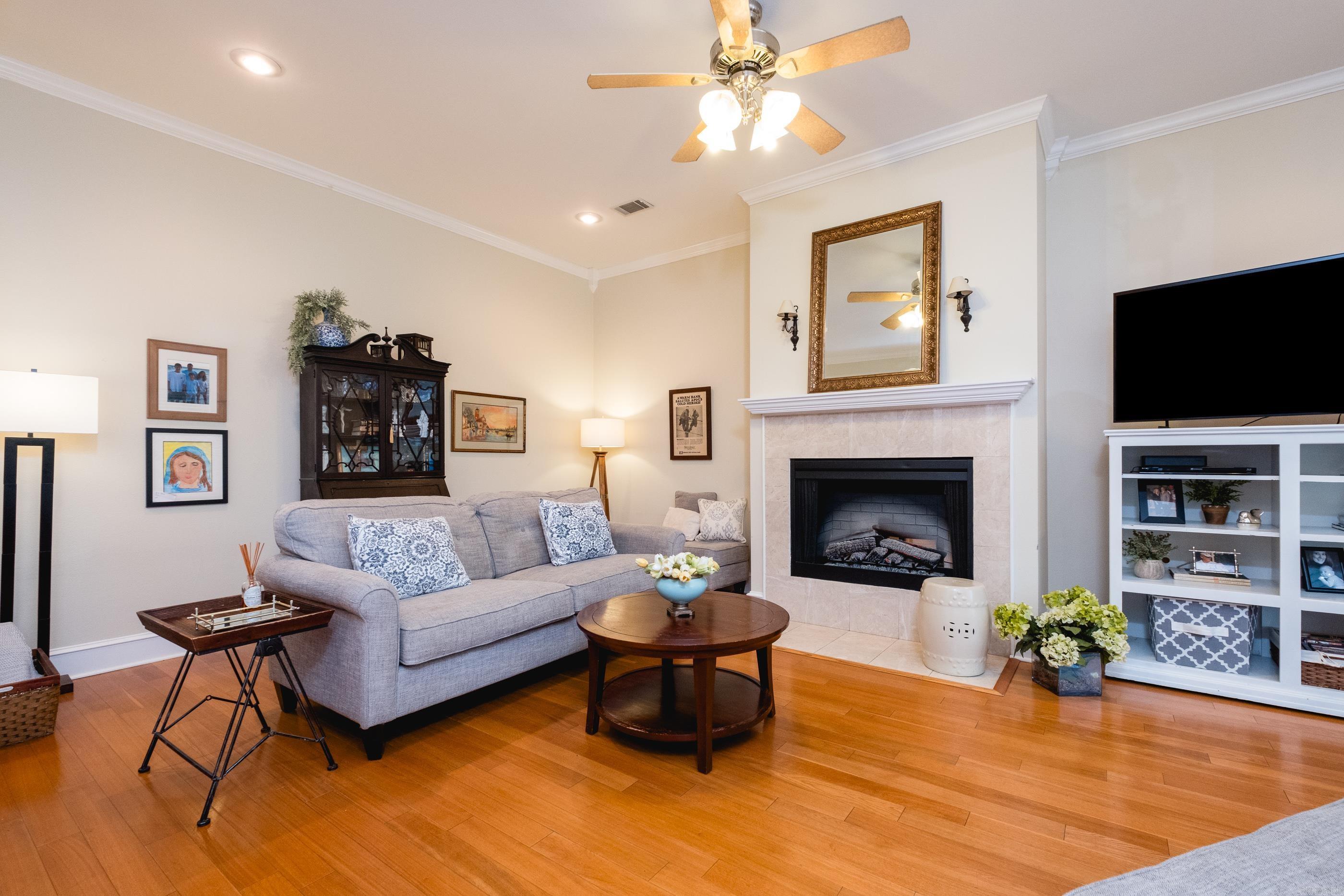 WOODLANDS EDGE - Residential