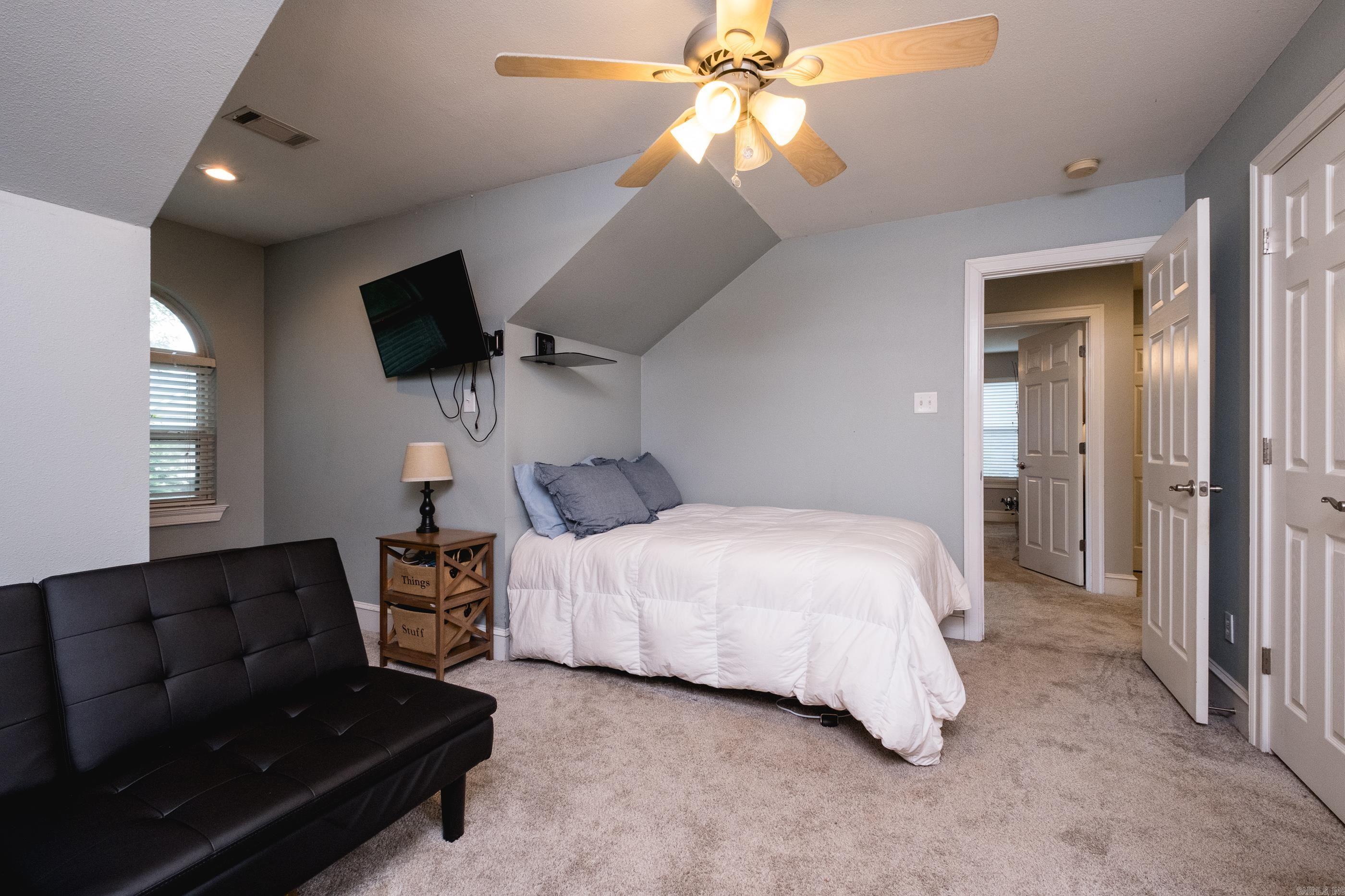 WOODLANDS EDGE - Residential