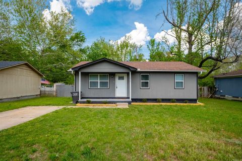 Photo of 1804 Kelly Drive, Jacksonville, AR 72076 (MLS # 26014649)