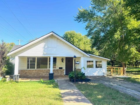 Photo of 312 Alston Ave, Ozark, AR 72949 (MLS # 25042547)