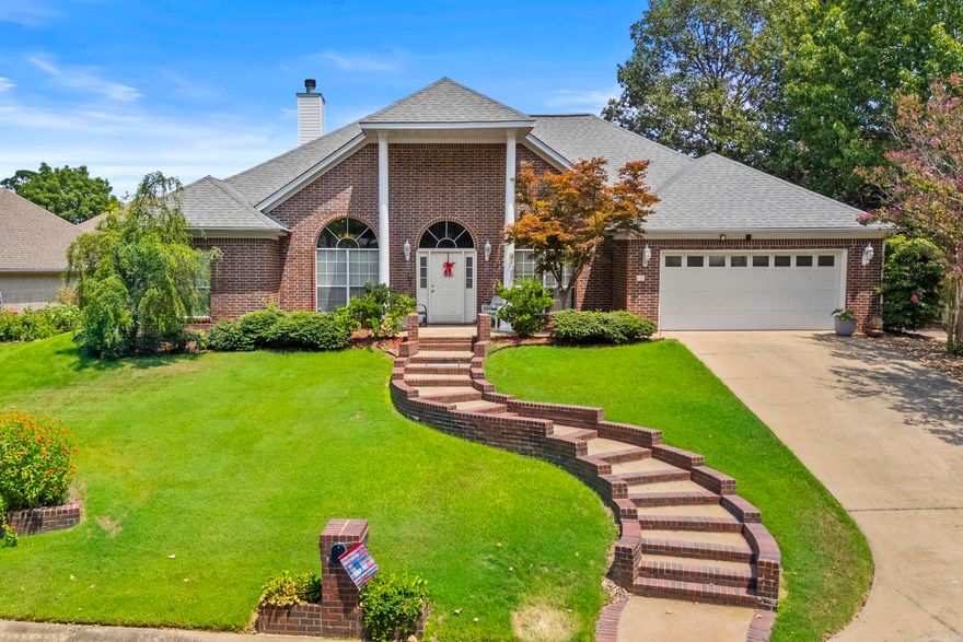 Traditional 1-Level located on a quiet Cul-de-sac street in the Don Roberts School District! This home features Large Great Room with 10' Ceilings. F.P., & Hardwood Floors, Separate Dining, Large Eat-in-Kitchen, 4 Bedrooms (Primary Separate), Sep. Laundry Room, Double Garage with a separate driveway for extra parking, Beautiful Landscaped Private backyard with Pool!!