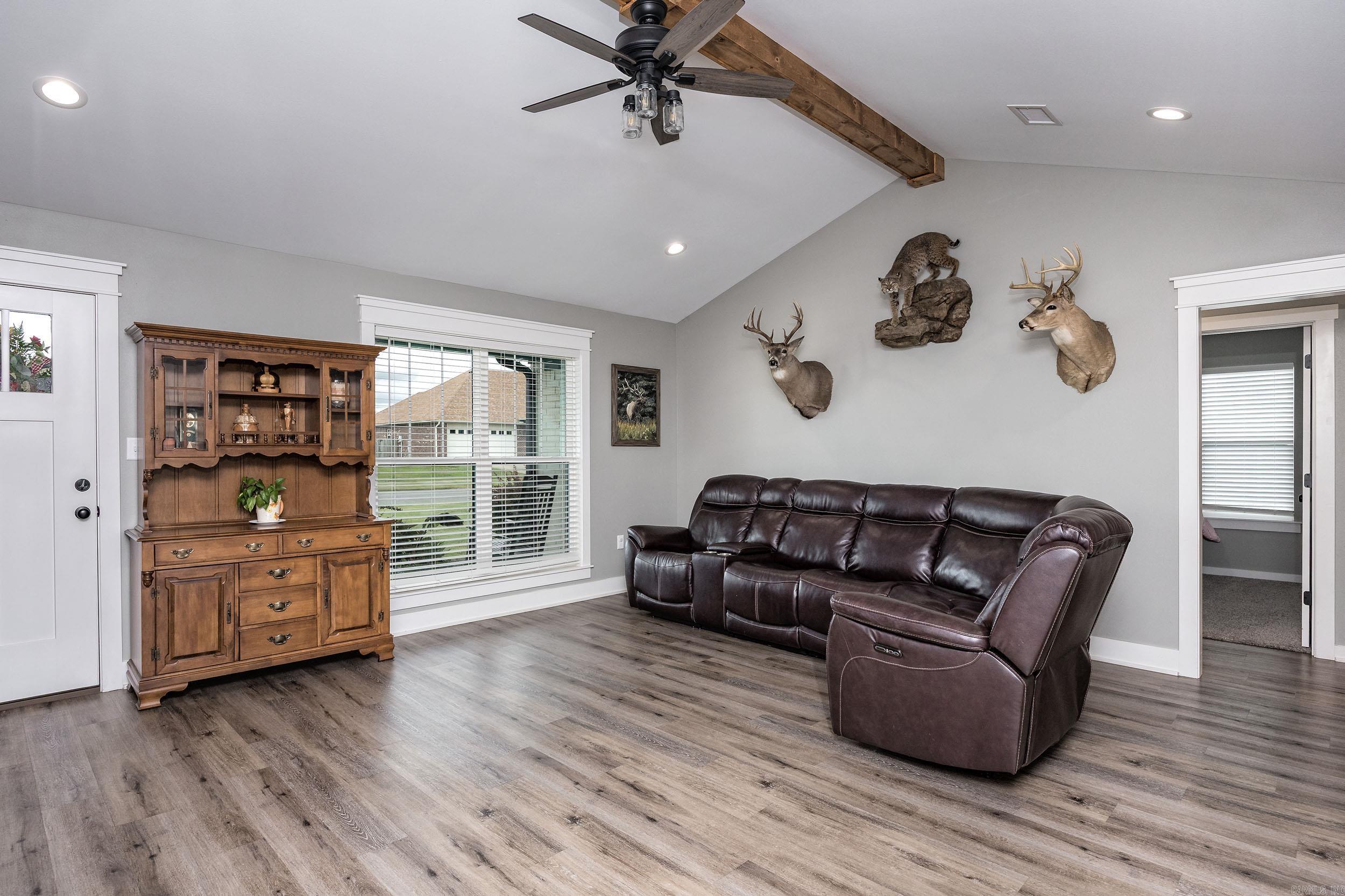 DOVE CREEK - Residential