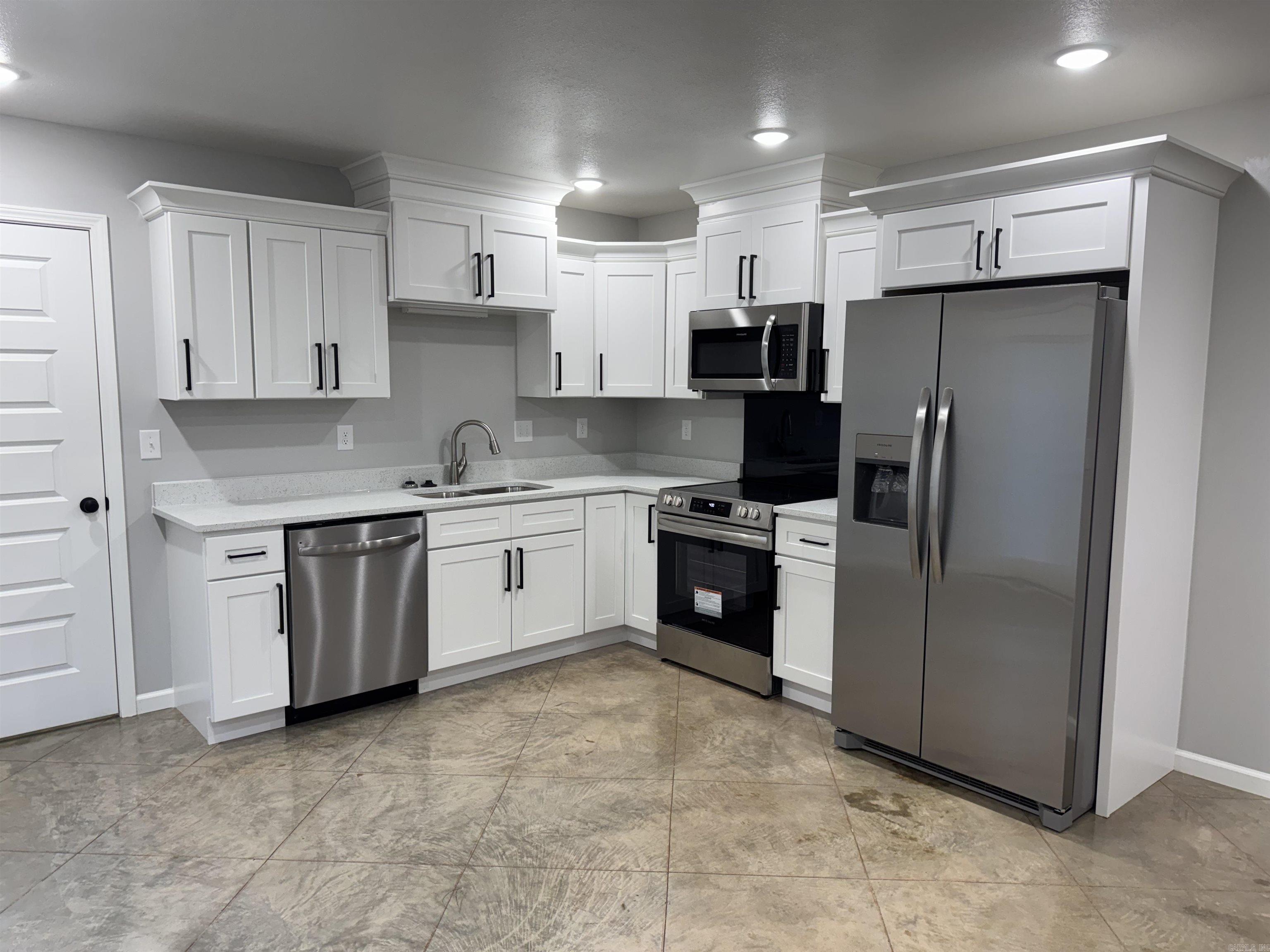 HILLVIEW ACRES - Residential