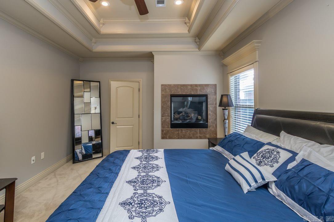 COUNTRY CLUB OF ARK THE - Residential Lease