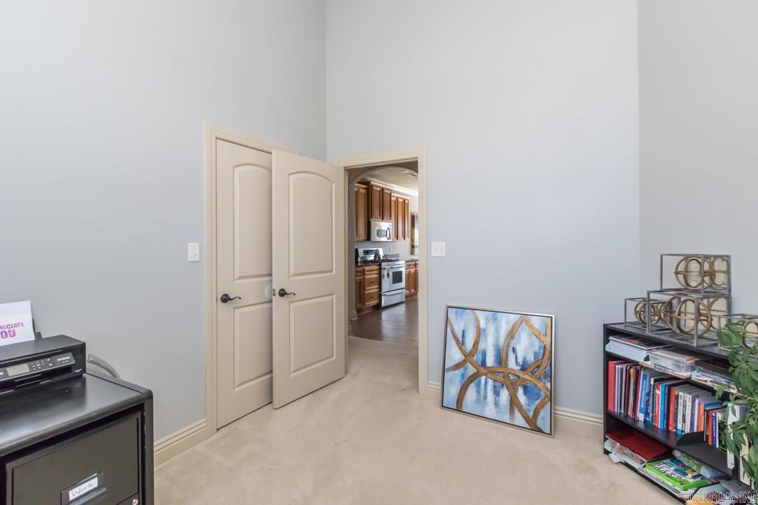 COUNTRY CLUB OF ARK THE - Residential Lease