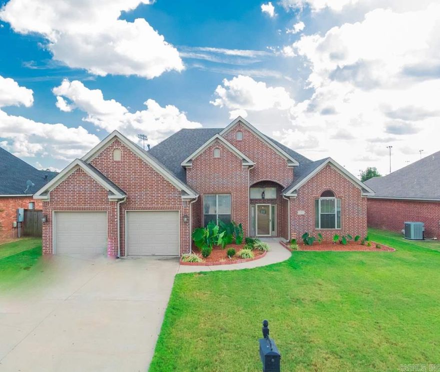 Spacious 4 bed/2 bath brick Country Club of AR home: 5 min to I-40 Exit, parks, golf course,+ shopping. Has a split floor plan, Eat-in-kitchen w/SS appliances, formal dining and a large yard. Master Bedrm w/his-her sinks, 2-way fireplace, HUGE closet, walk-in shower w/3 shower heads and a jetted tub. Tenant pays water, gas, electric and must keep renter's insurance for duration of lease. NO PETS & NO SMOKING Credit 580, 1 yr Full time Employment, No criminal history past 7 hrs, Move in date:1/15/2020.