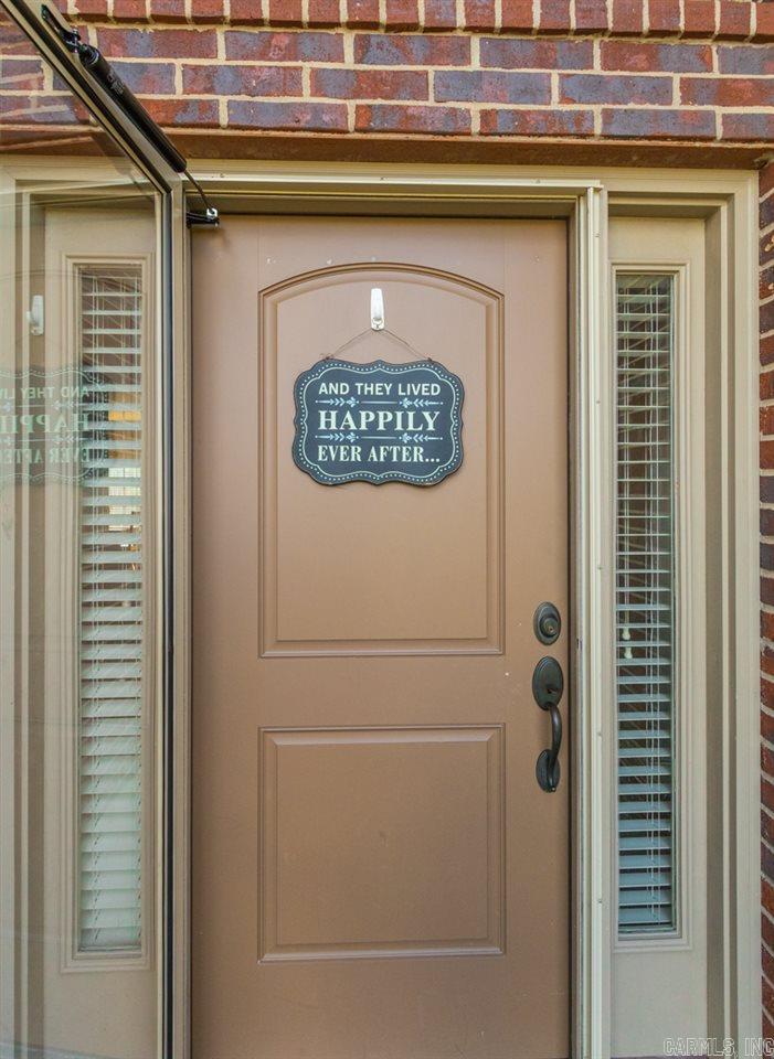 COUNTRY CLUB OF ARK THE - Residential Lease