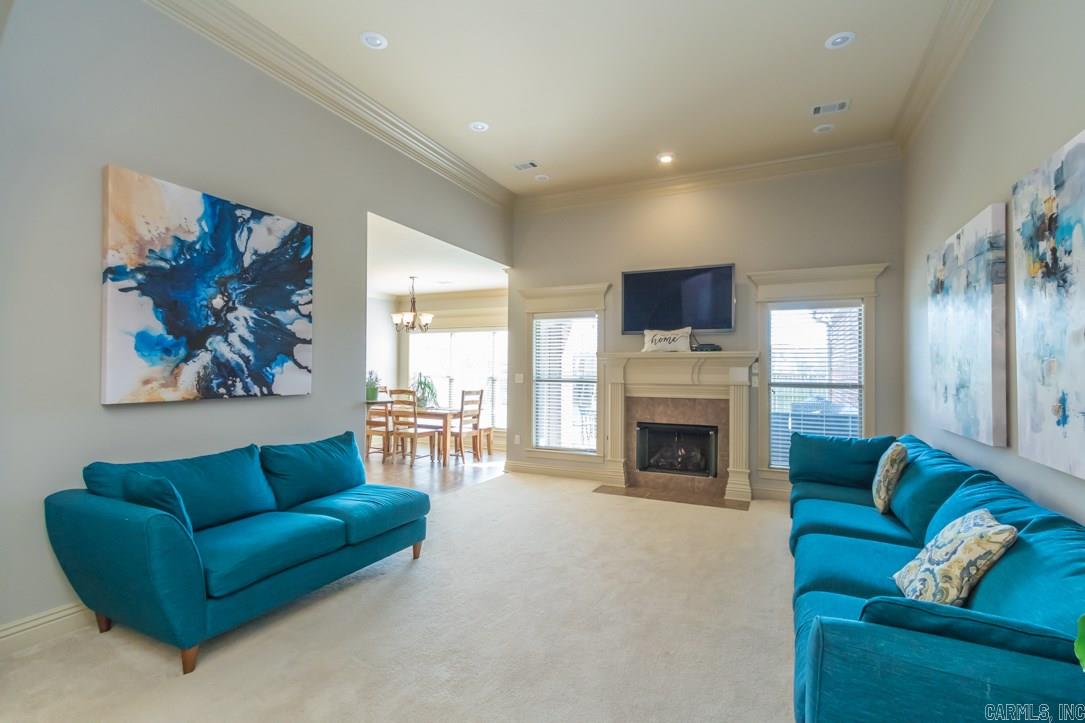 COUNTRY CLUB OF ARK THE - Residential Lease