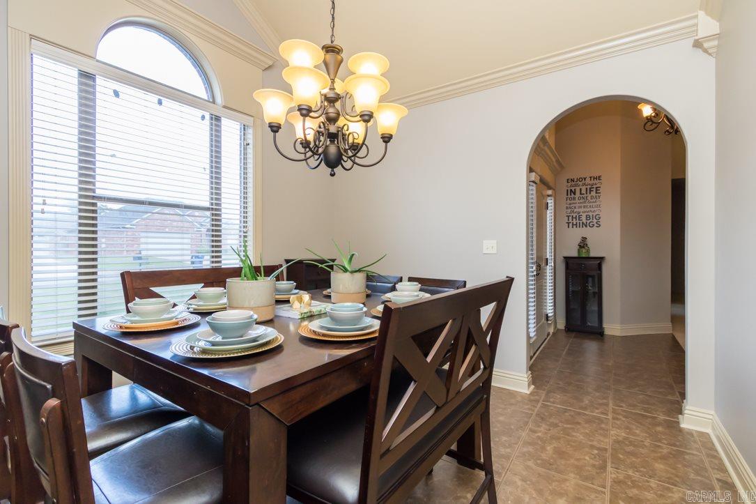 COUNTRY CLUB OF ARK THE - Residential Lease