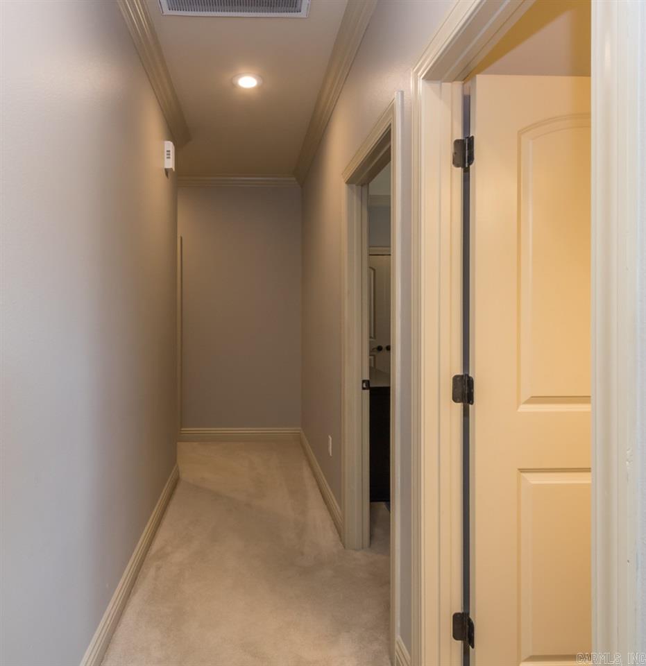 COUNTRY CLUB OF ARK THE - Residential Lease