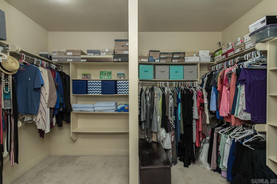 COUNTRY CLUB OF ARK THE - Residential Lease