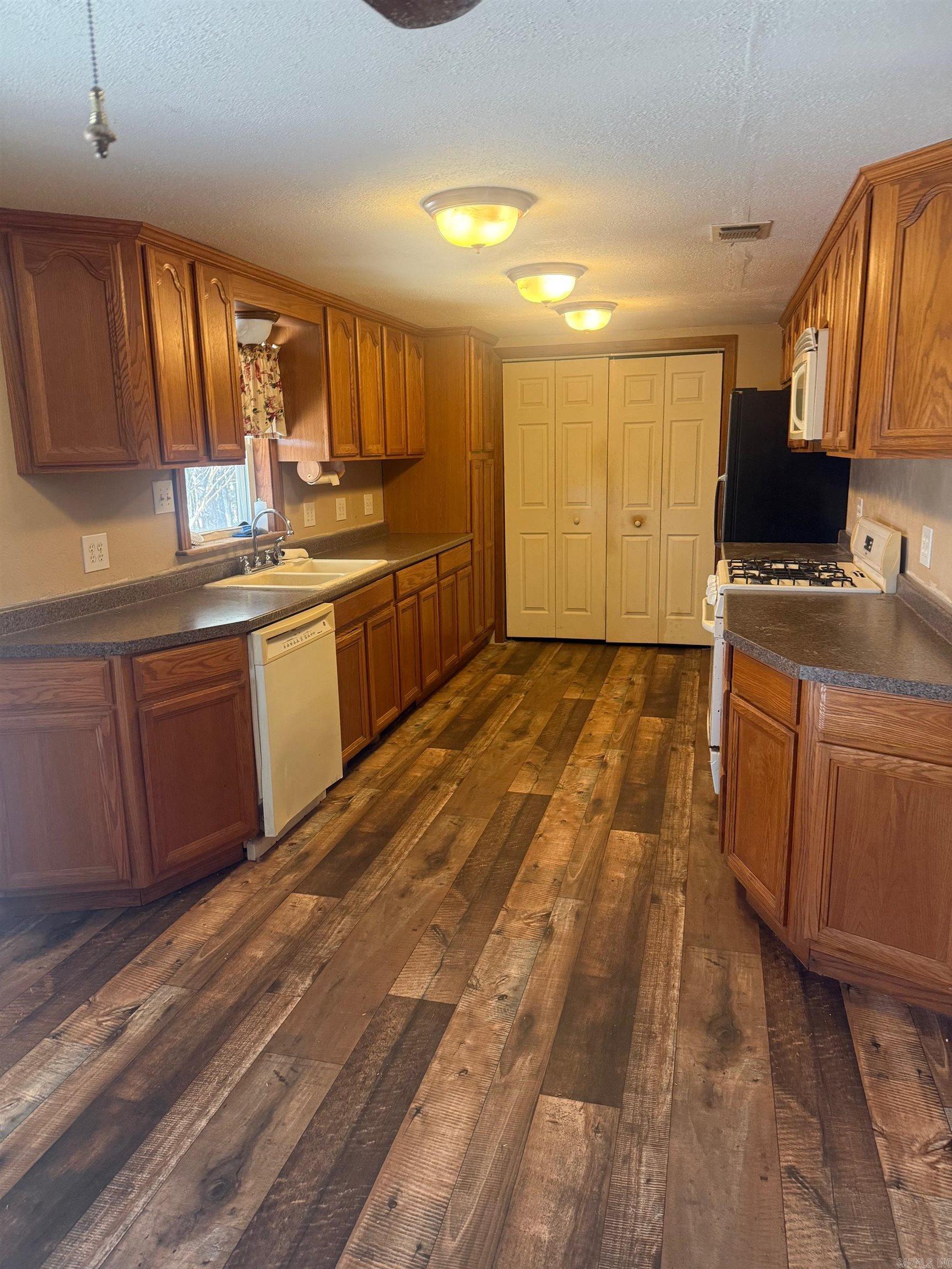 BEASTONS - Residential