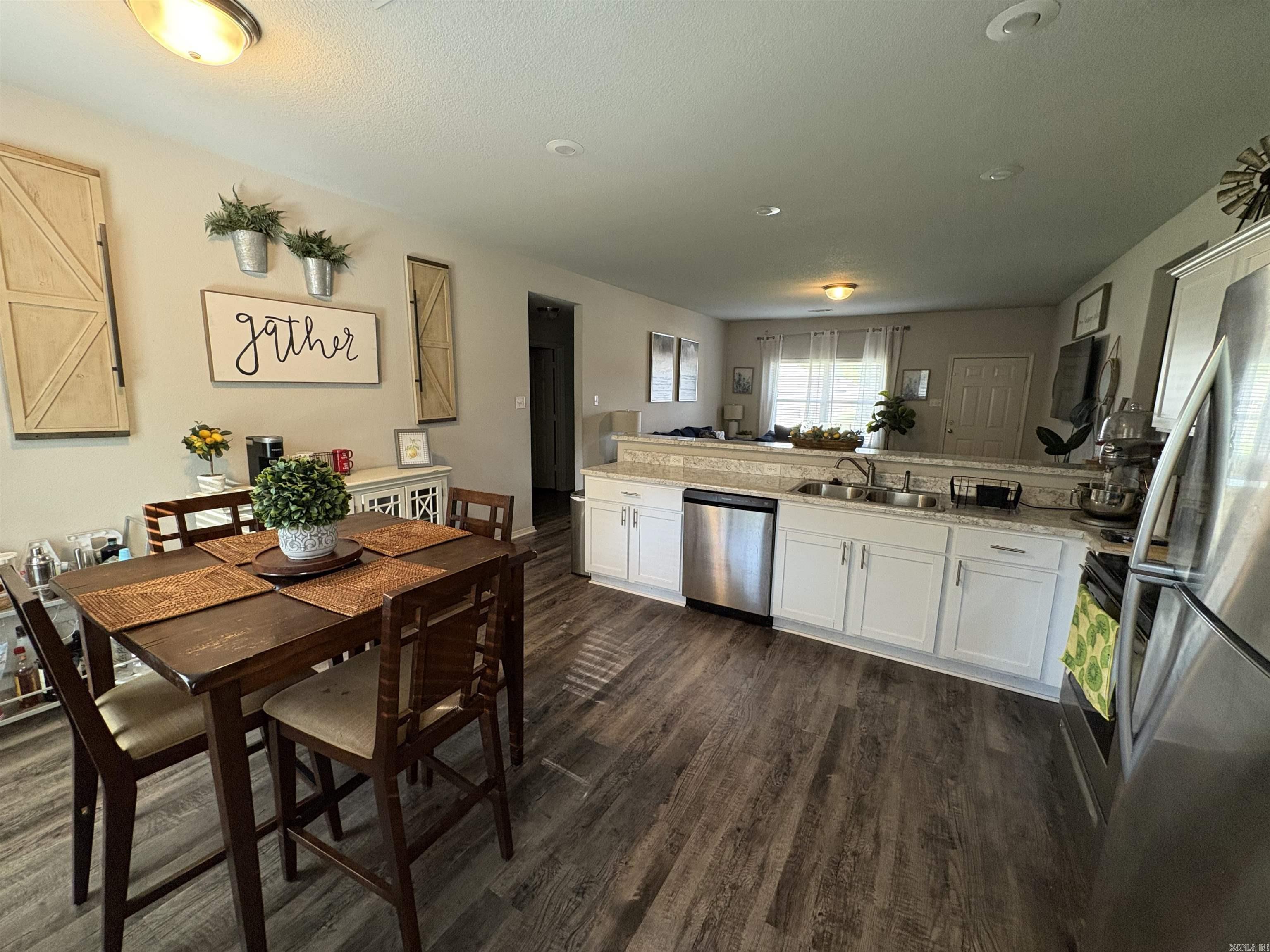 MEADOWS EDGE - Residential