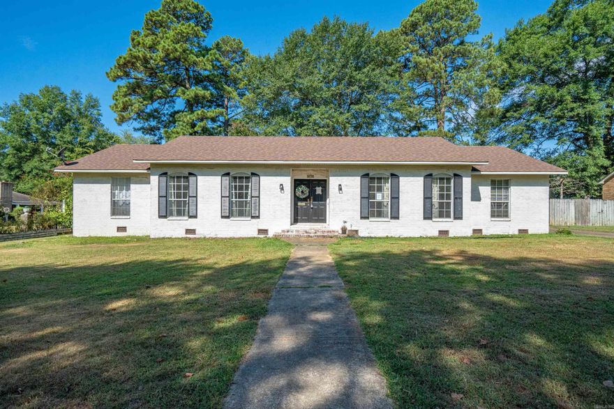 Cute, modern country-style 4-bedroom, 2.5-bath home in a quiet, elegant neighborhood! Qualifies for USDA-RD financing with $0 down payment. Enjoy two living areas (one perfect for an office or game room), a rear-entry 2-car garage with mud/laundry room access, and a fenced backyard made for pets and outdoor fun. This one could be your dream home!