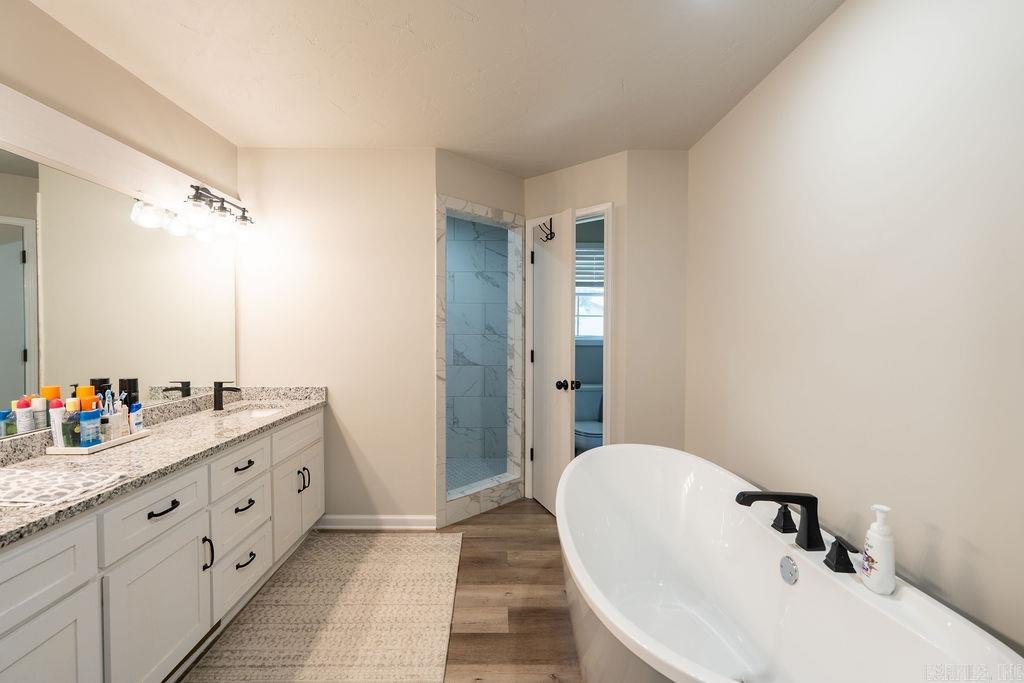 EDGEWATER COVE - Residential