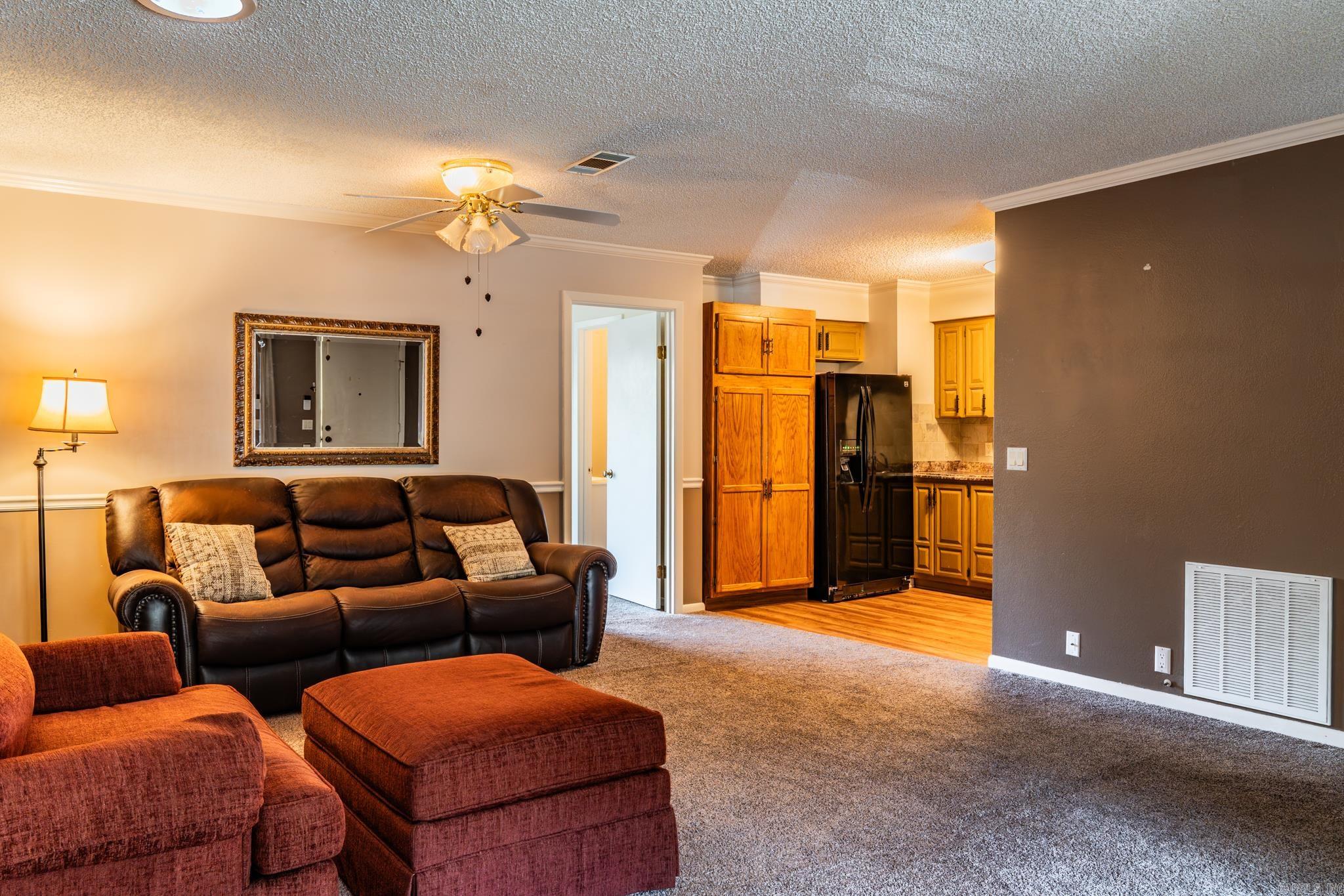 VALENCIA COURTS - Residential