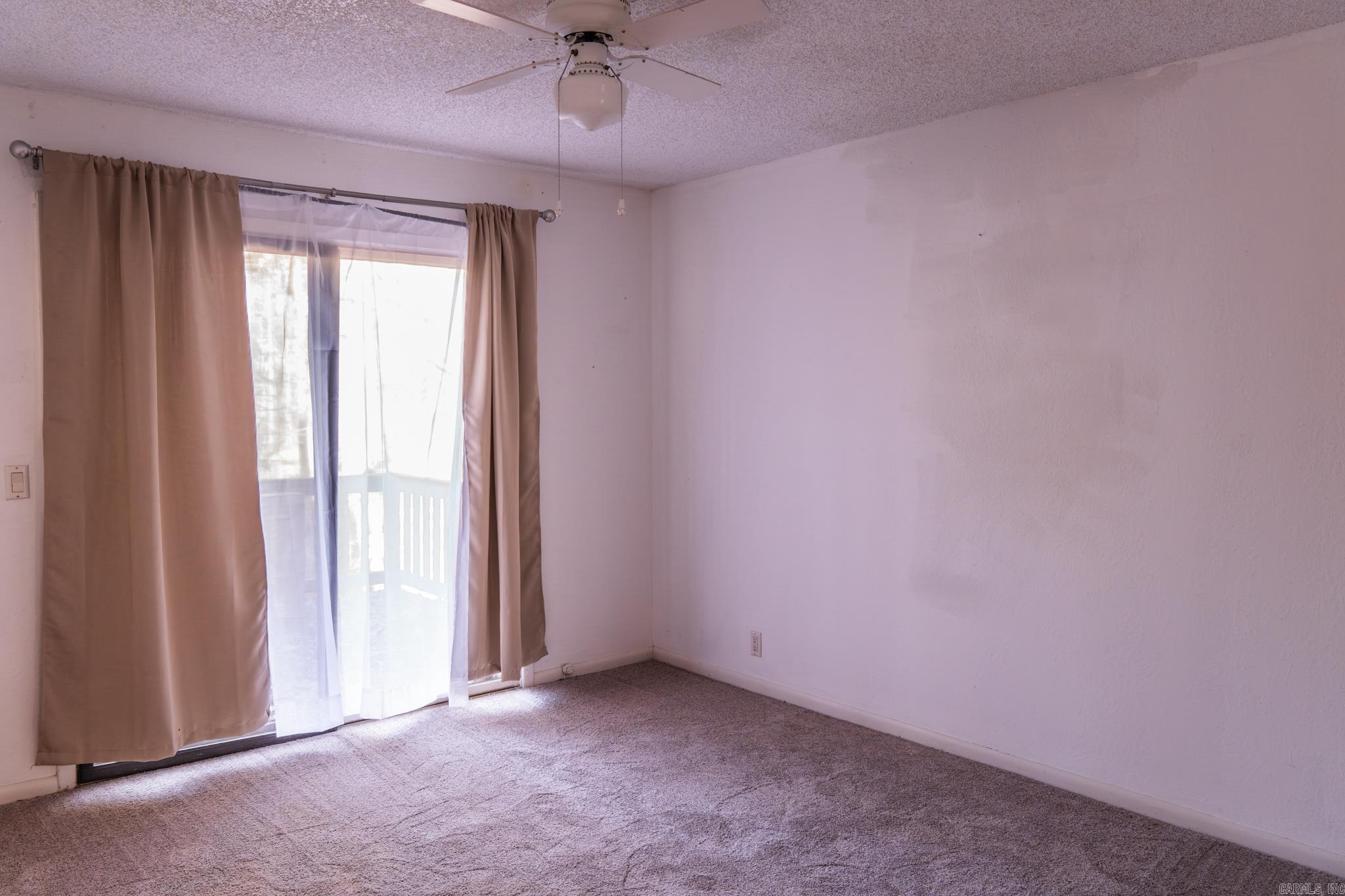 VALENCIA COURTS - Residential