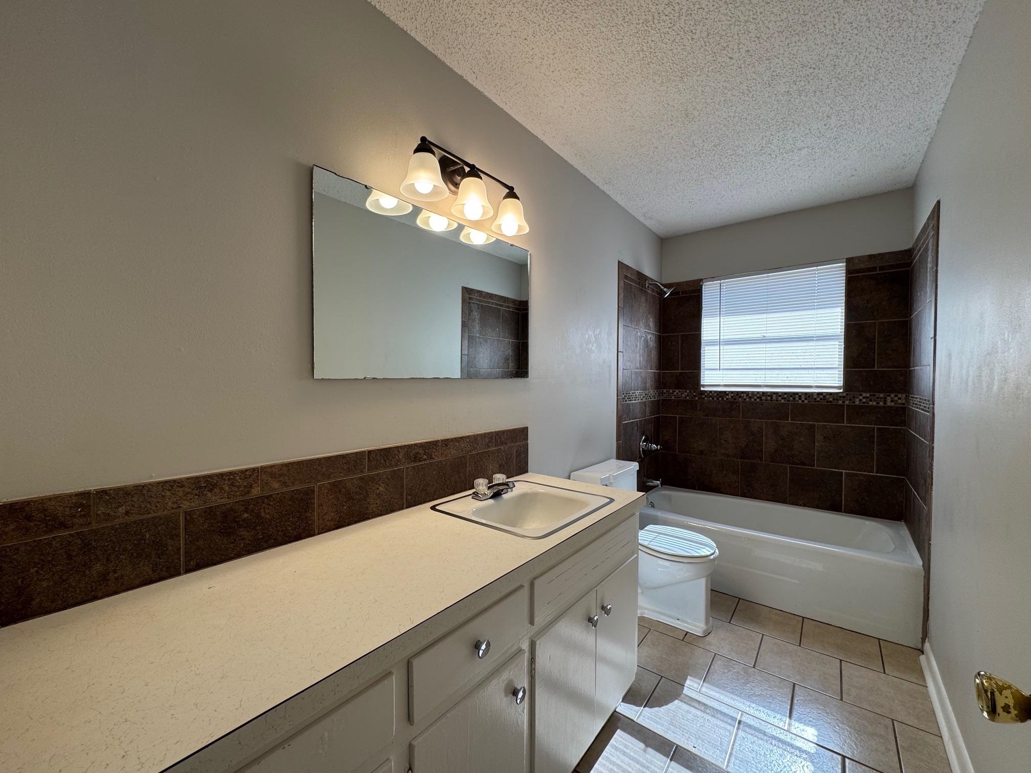 Delwood - Residential Lease