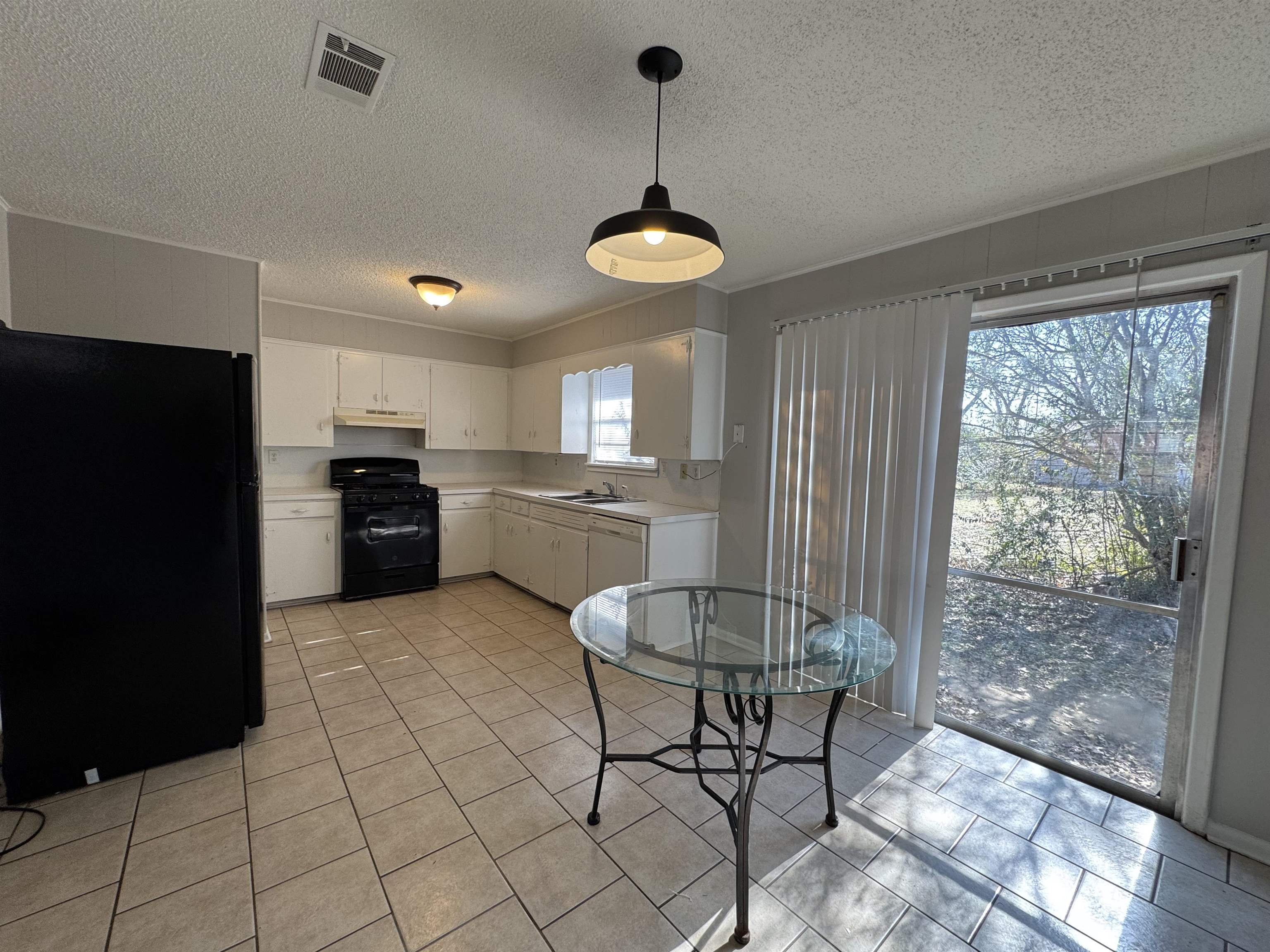 Delwood - Residential Lease