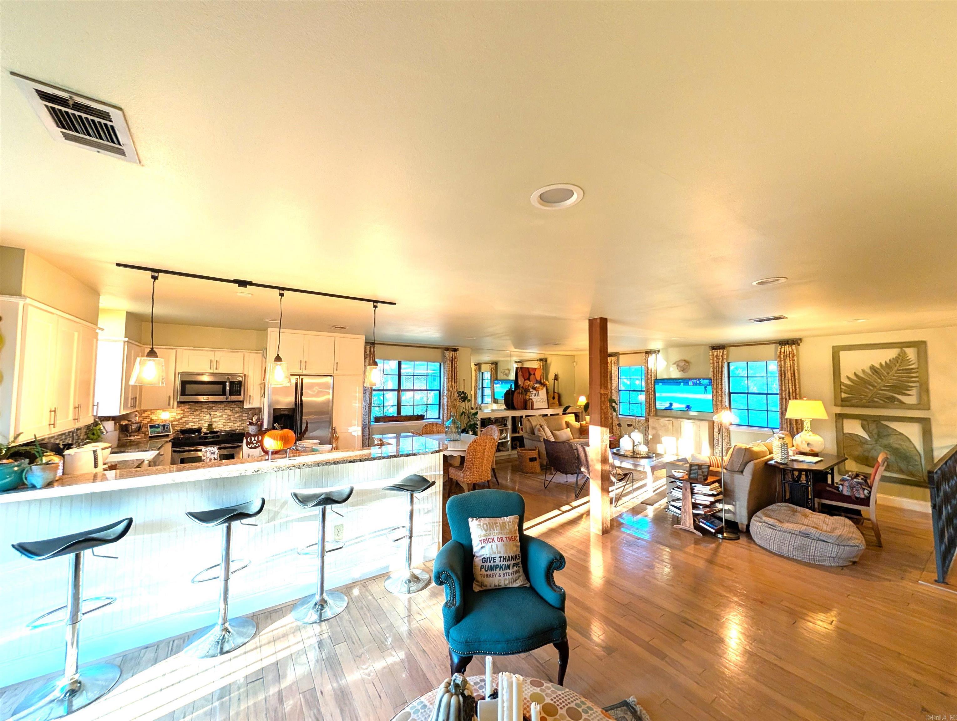 INDIAN HILLS - Residential