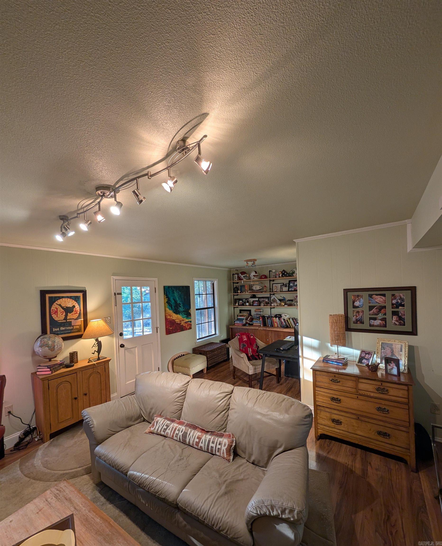 INDIAN HILLS - Residential