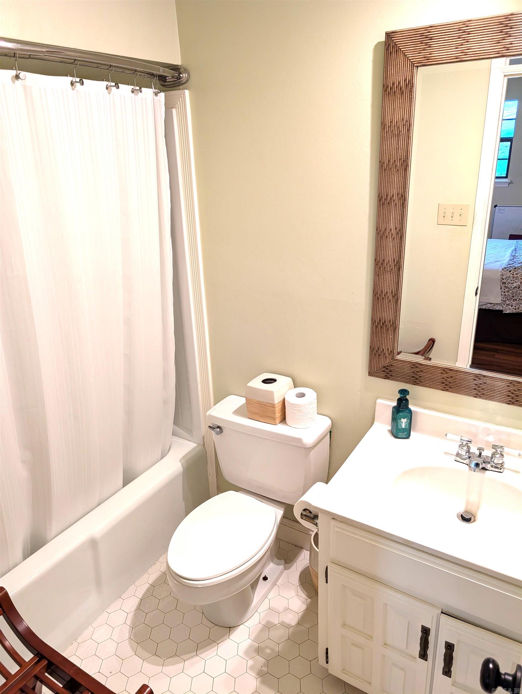 INDIAN HILLS - Residential