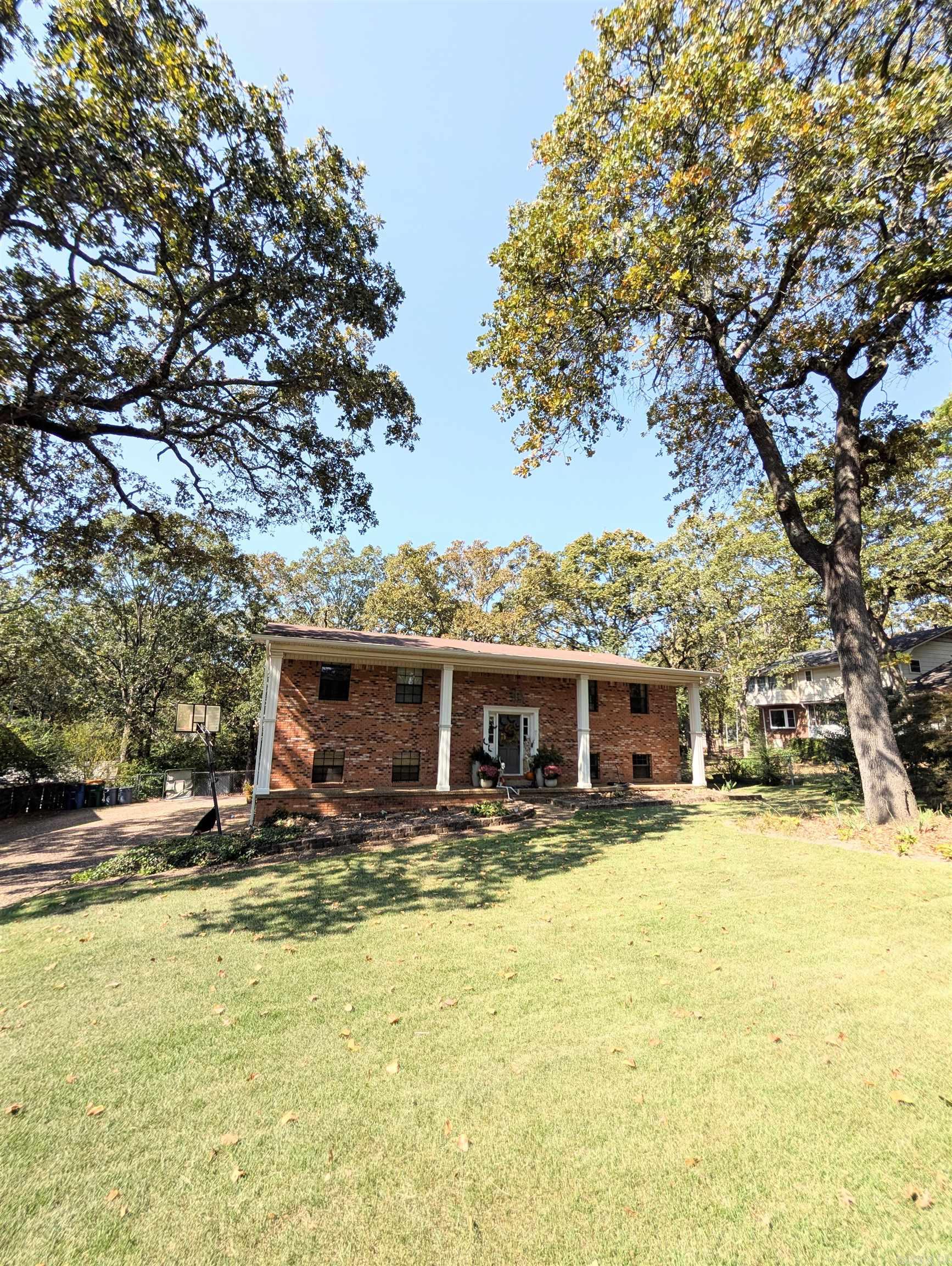 INDIAN HILLS - Residential