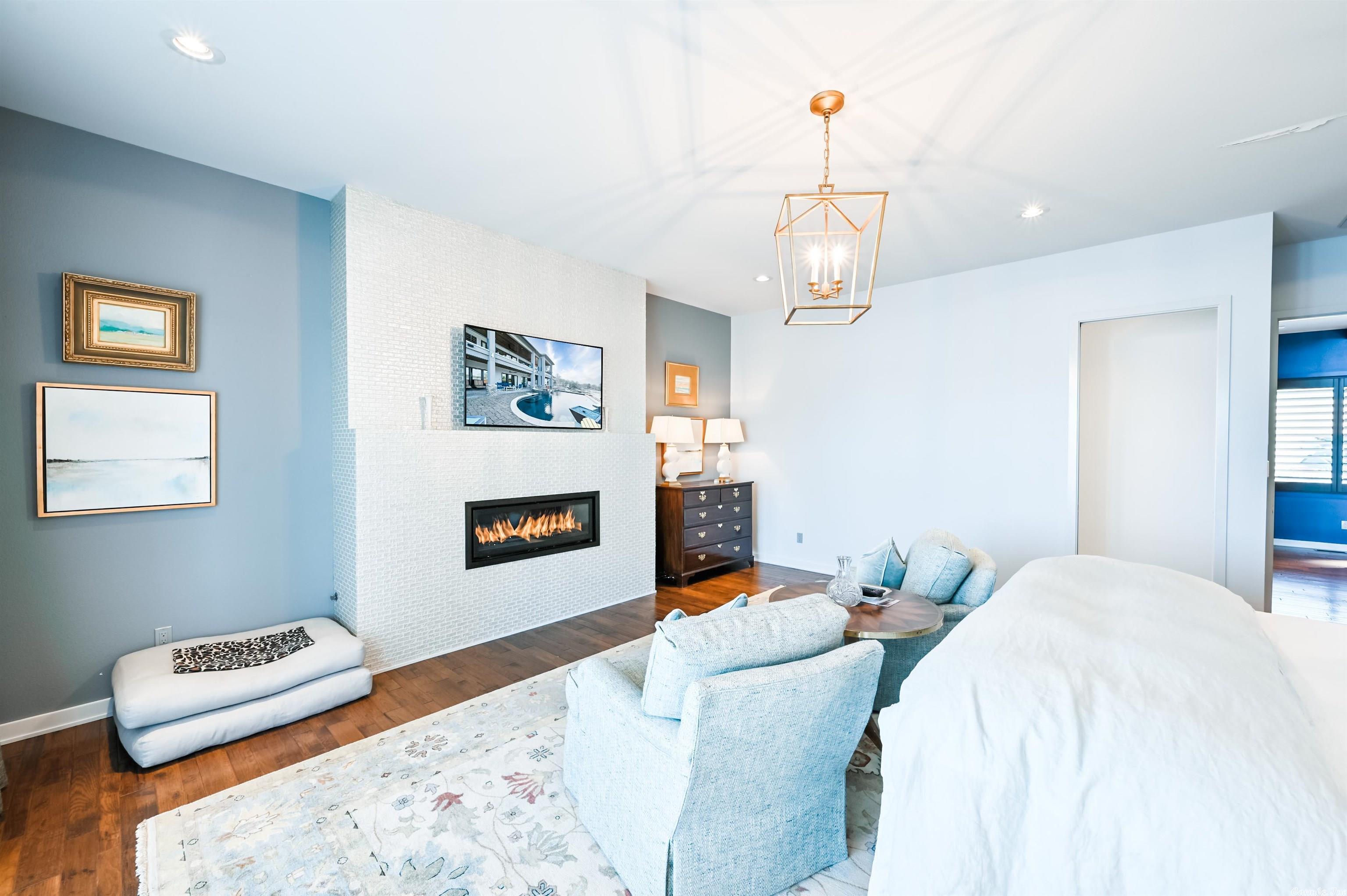 Point on Wilson Point - Residential