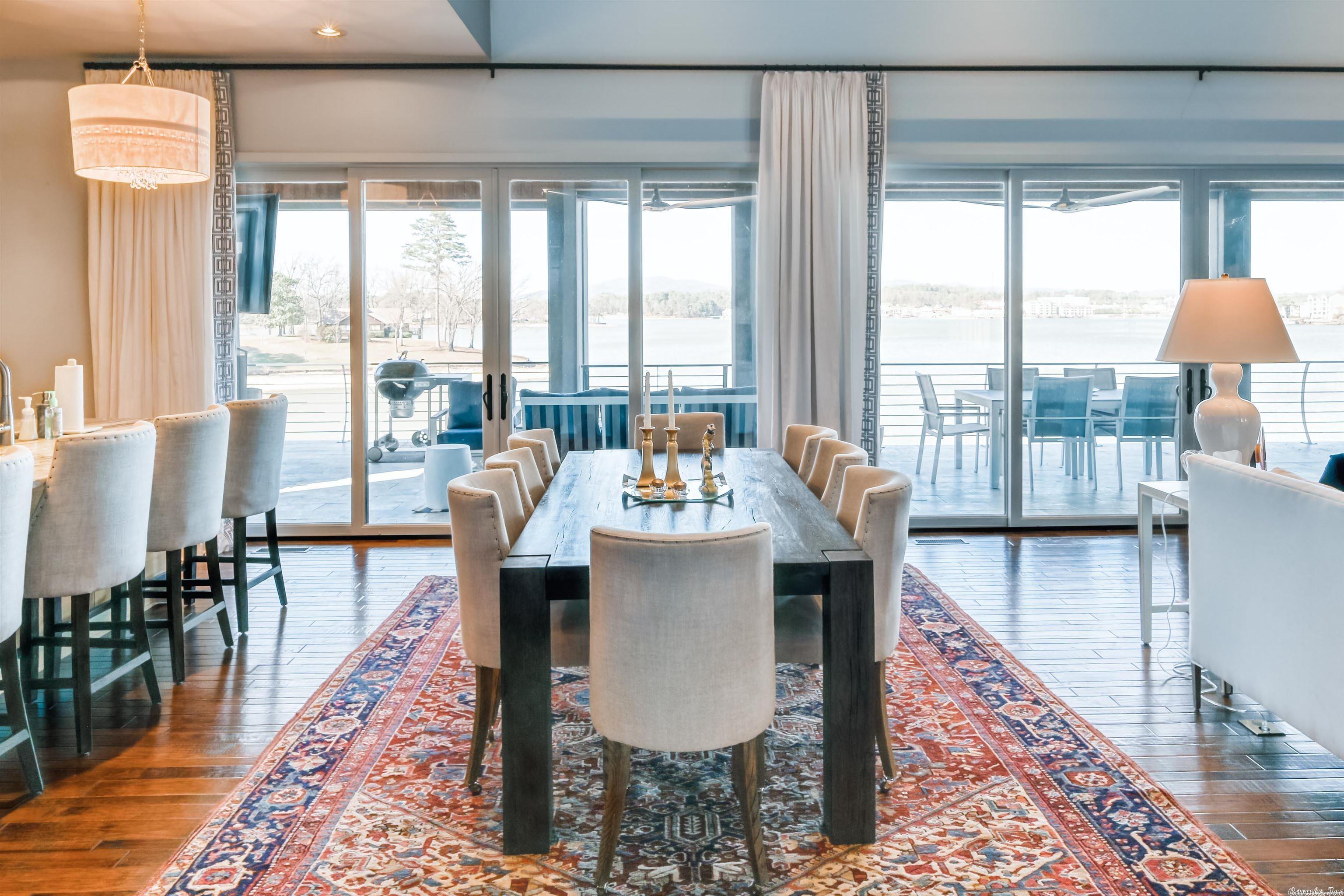 Point on Wilson Point - Residential