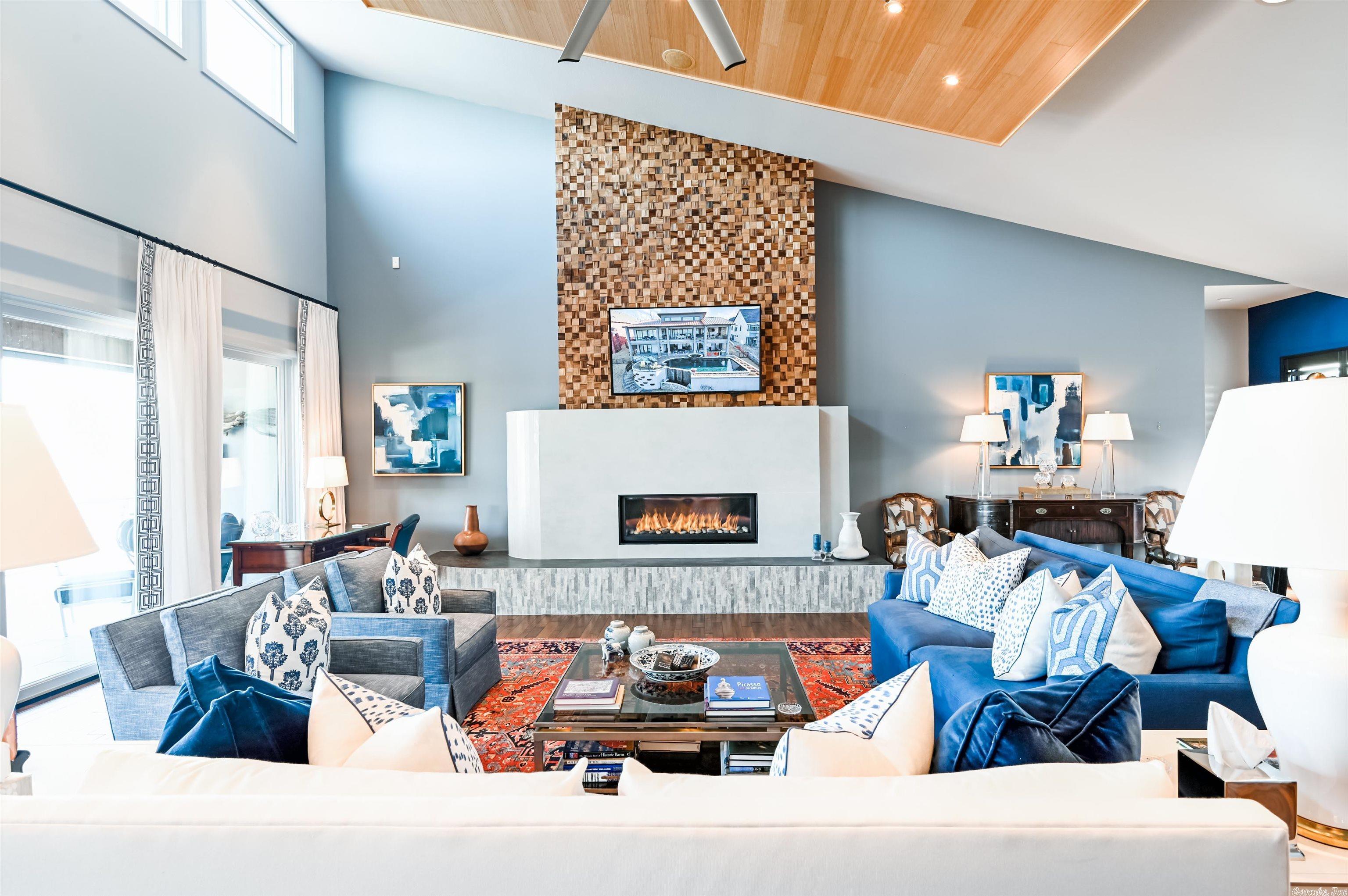 Point on Wilson Point - Residential
