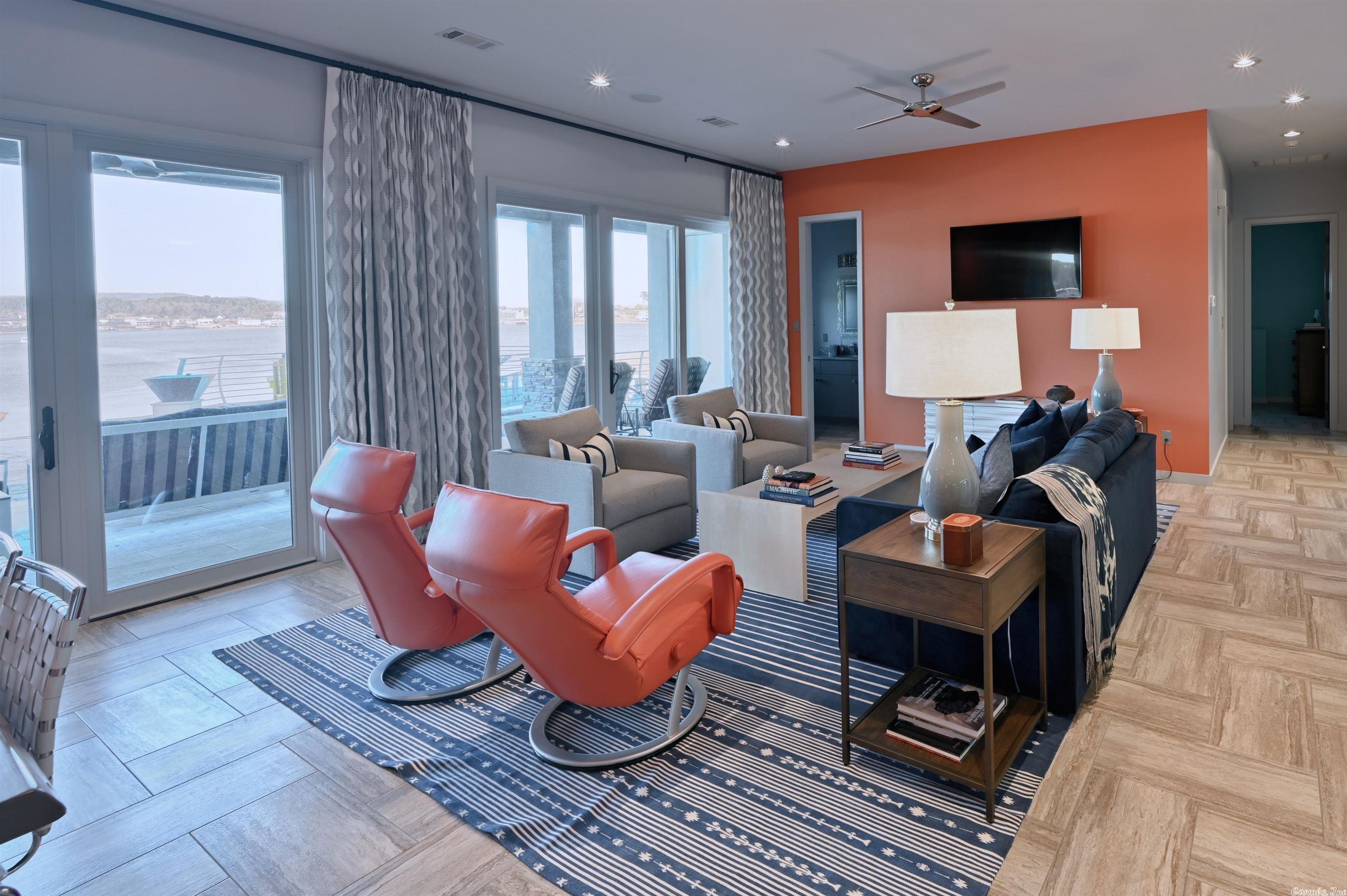 Point on Wilson Point - Residential