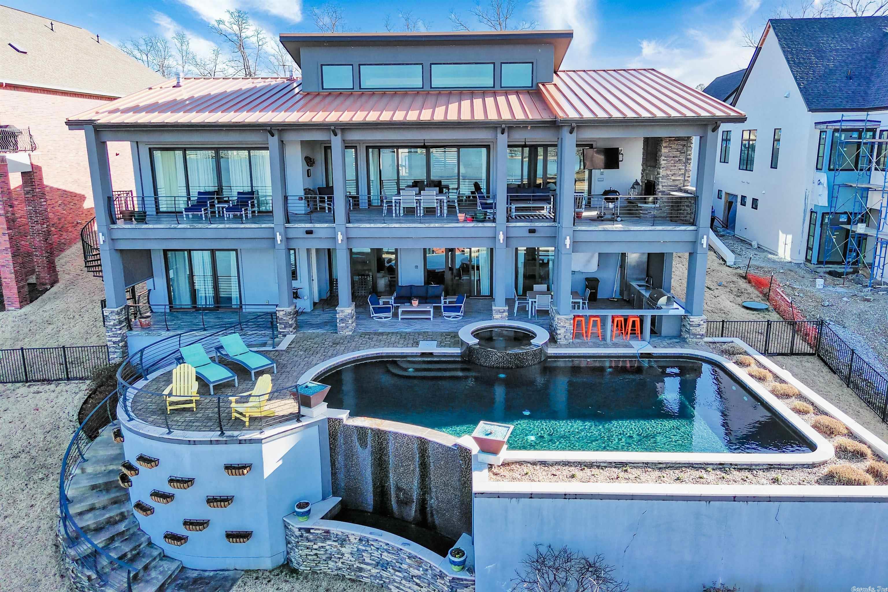 Point on Wilson Point - Residential