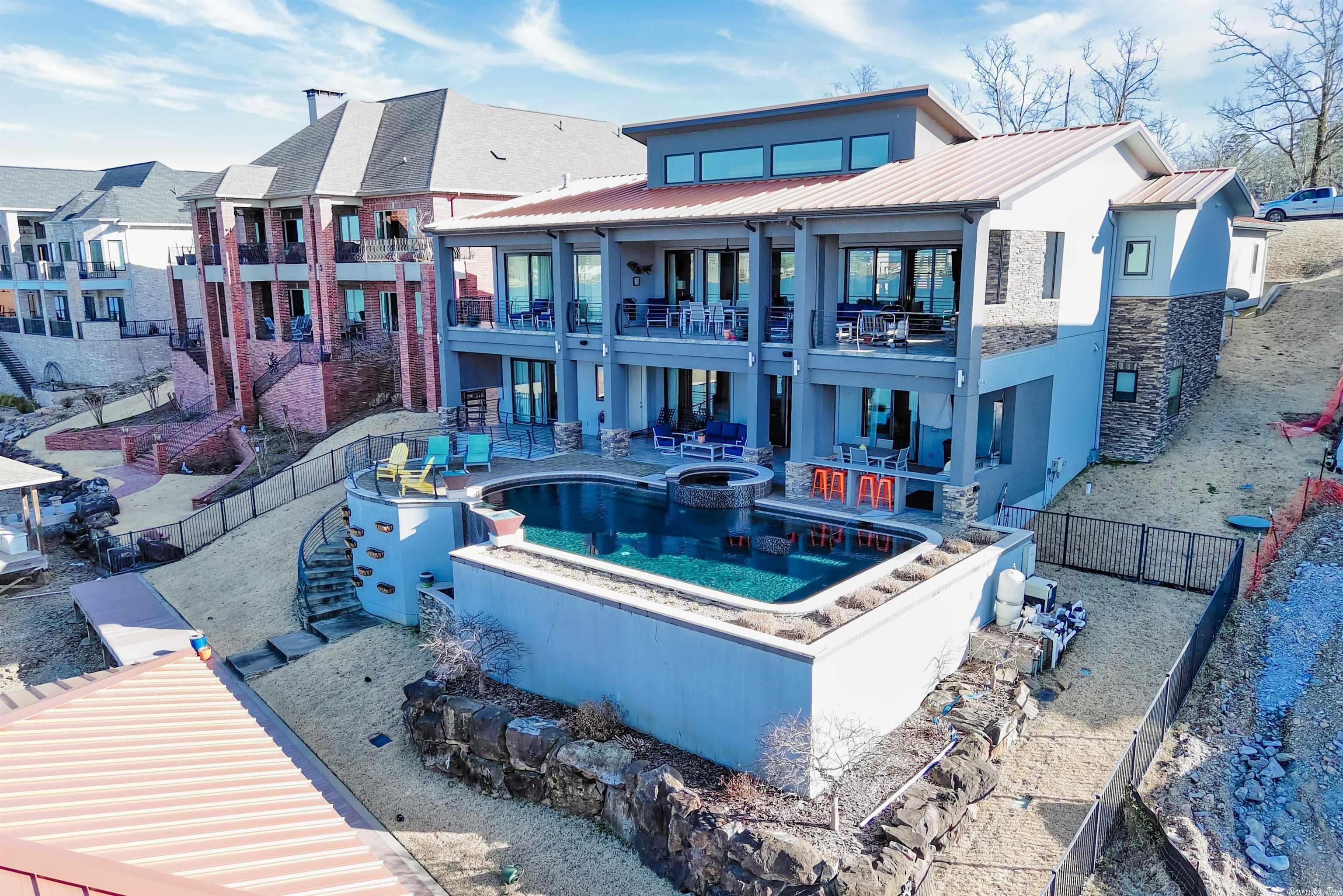 Point on Wilson Point - Residential