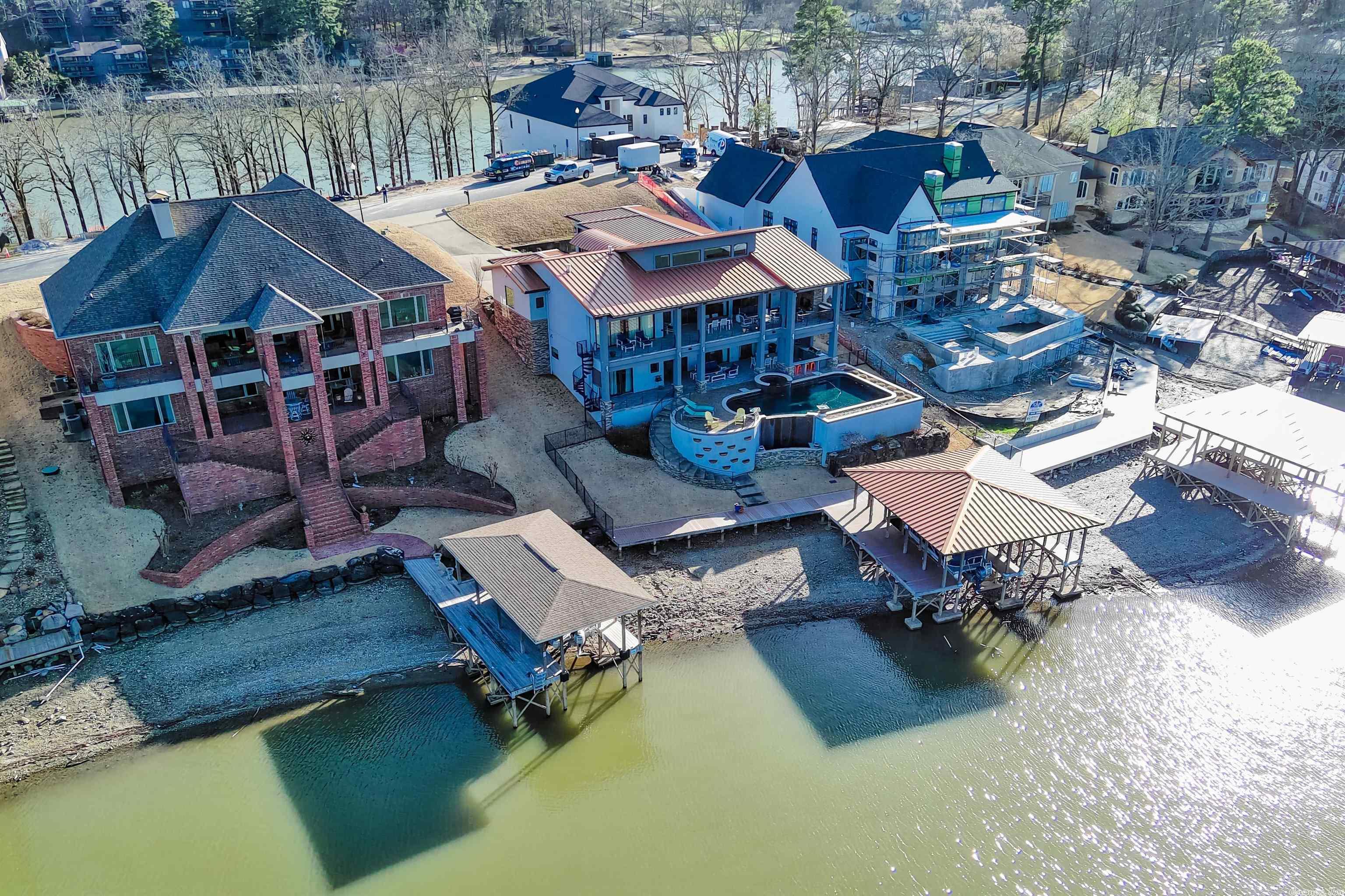 Point on Wilson Point - Residential