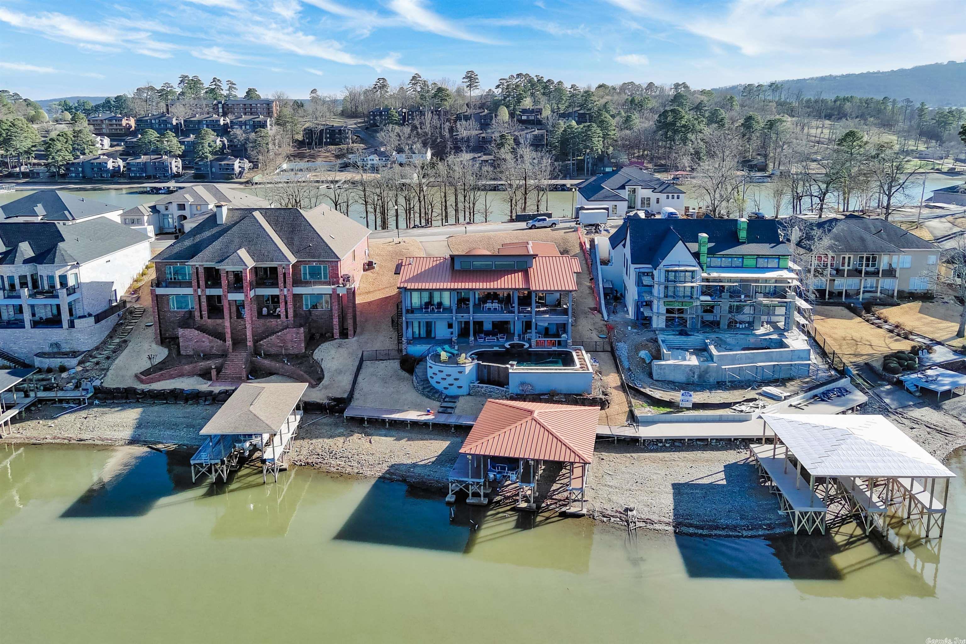 Point on Wilson Point - Residential