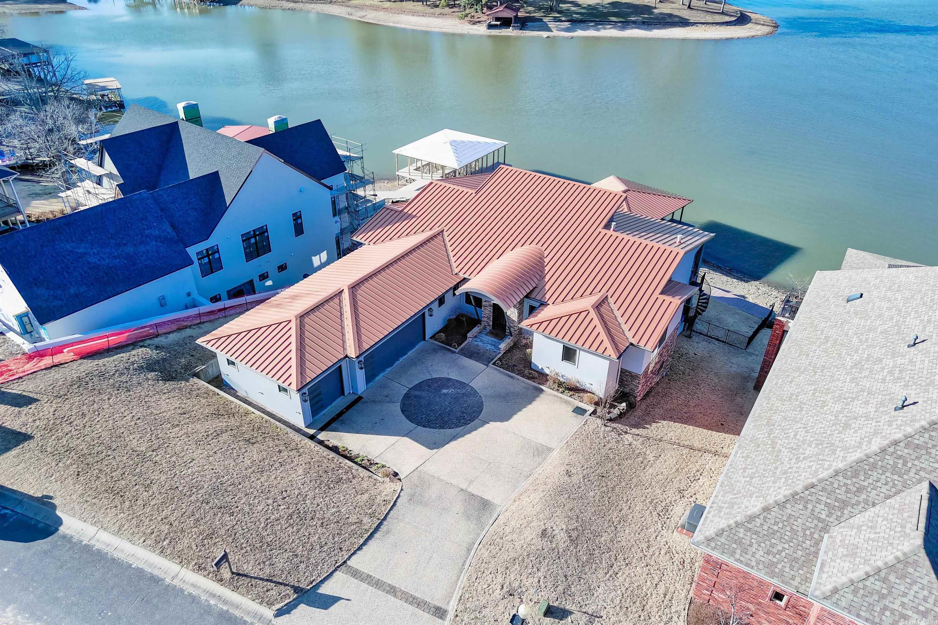 Point on Wilson Point - Residential