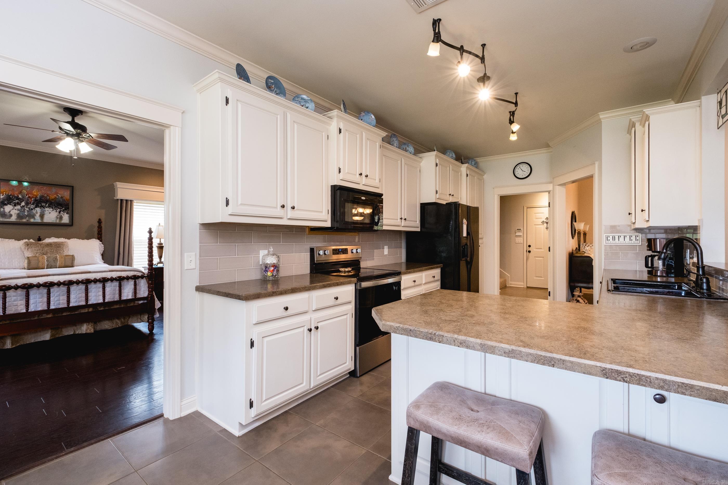 MEADOWLAKE - Residential
