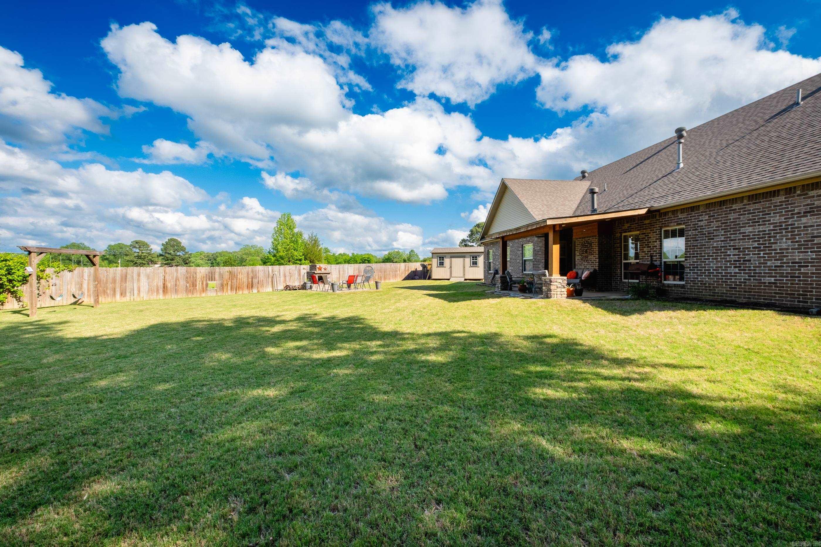 MEADOWLAKE - Residential