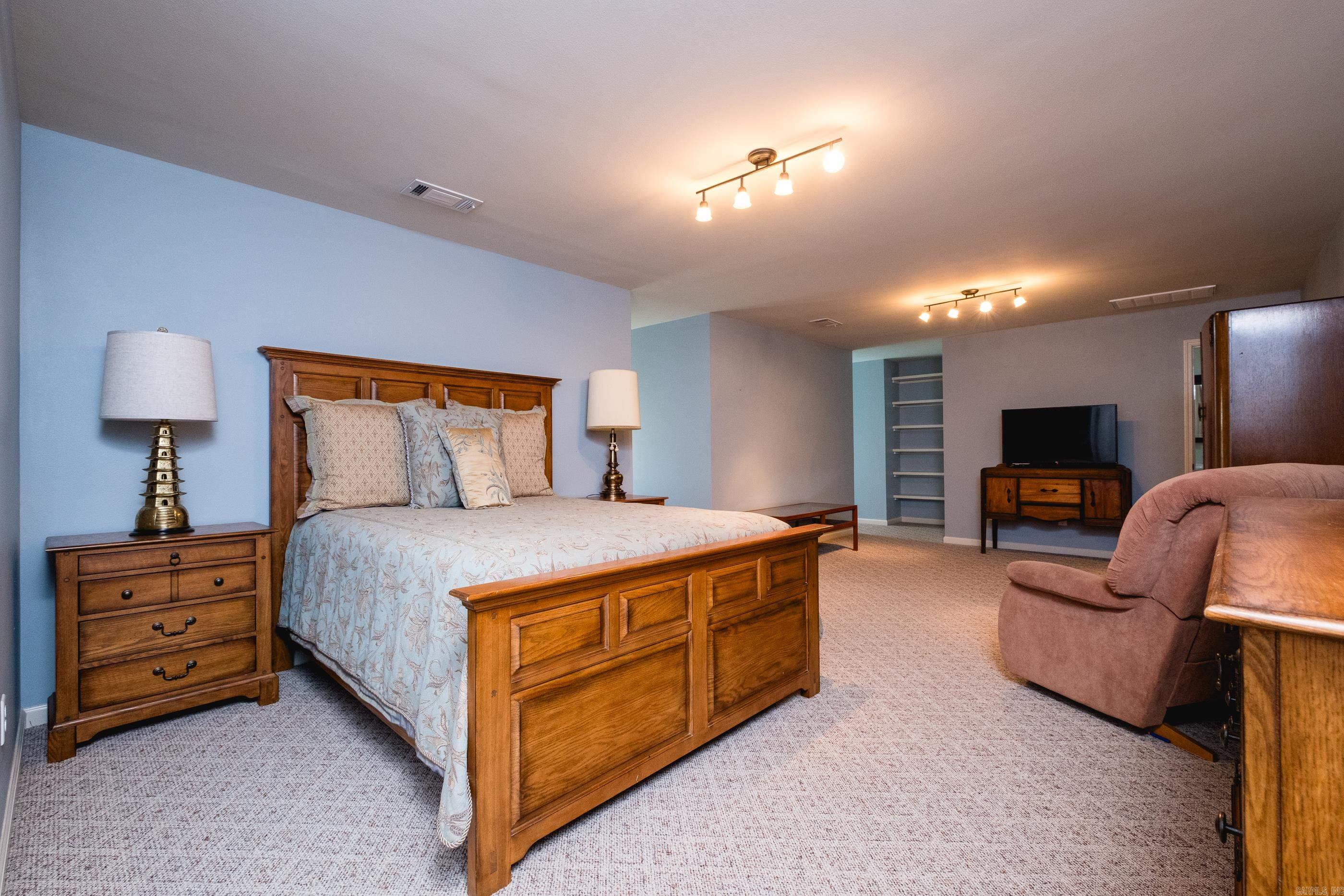 MEADOWLAKE - Residential