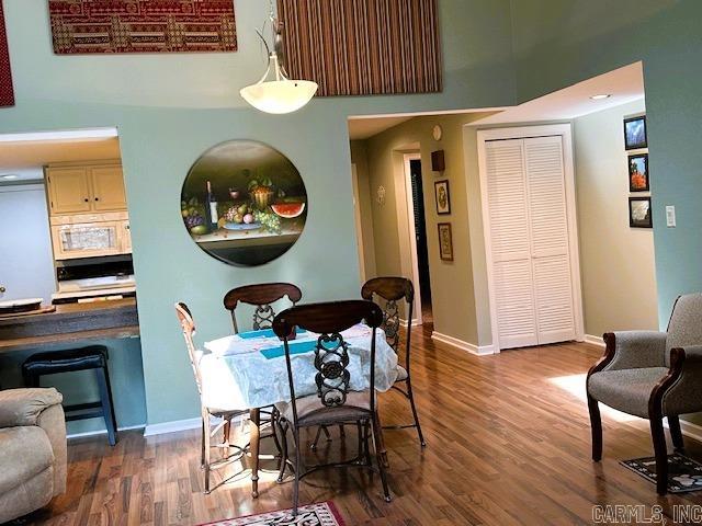 COUNTRY CLUB RIDGE - Residential