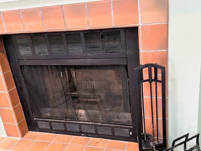 COUNTRY CLUB RIDGE - Residential