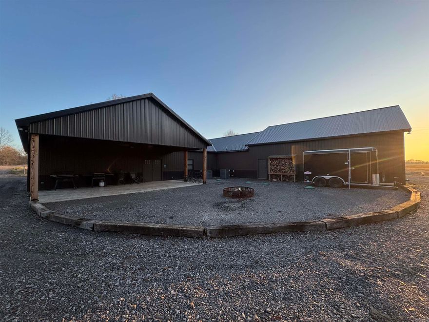 The Walnut Lake Duck Lodge is the spacious duck lodge you and your crew have been looking for! There are 6 bedrooms and 3 baths with plenty of room to entertain large groups. This lodge and outbuilding sit on the banks of Big Creek just 20 miles from I-40 at Brinkley. For you Memphis duck hunters, this lodge is right at 70 miles from West Memphis.  Lodge Notes:  -5,238 under roof -3,906 heated and cooled -T&G ceilings throughout  -Vaulted Great Room  -Lots of room for parking -New Construction  -New Appliances  -Furniture negotiable  -6BR, 3BA  -Large covered back porch  -Spray foam insulation  -Monitored security system  -Monitored video surveillance system  -100GB internet / wifi  -Dish Network  -1.41 acres  -Professionally monitored security -Professionally monitored security cameras -1 year home warranty