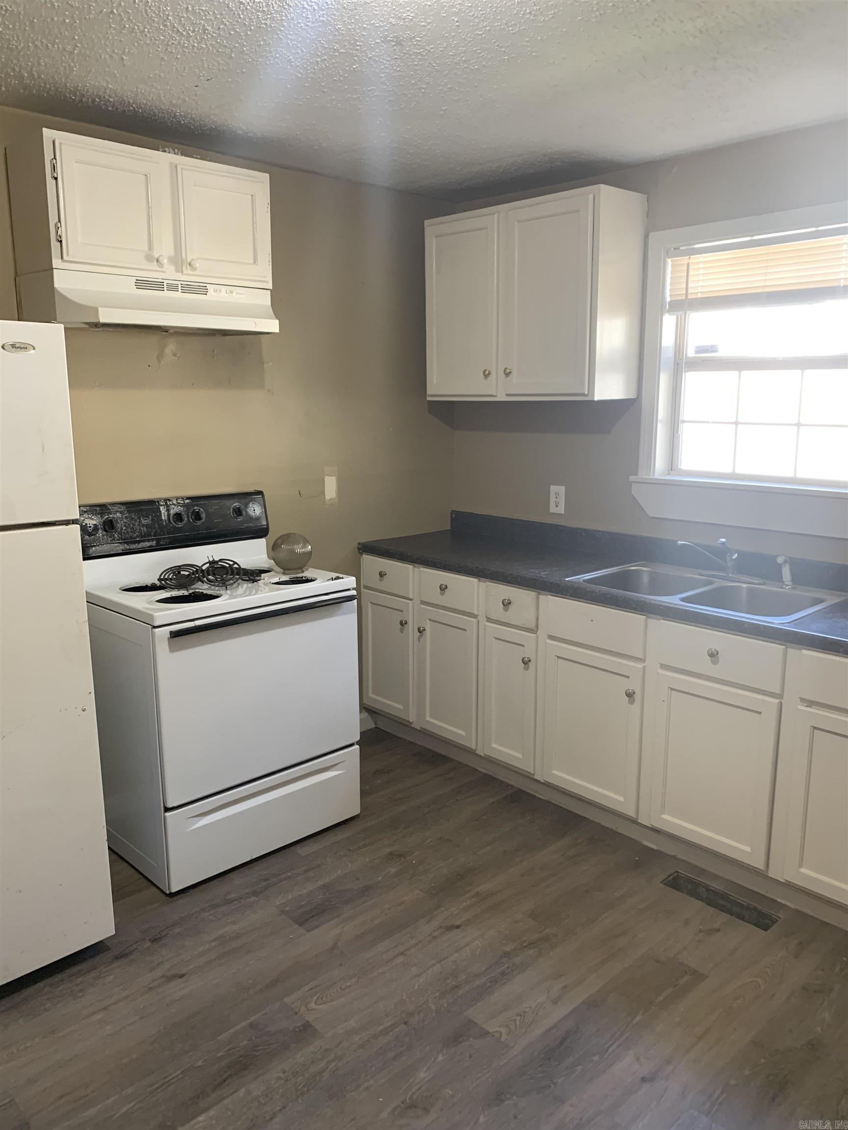 Davis - Residential Lease