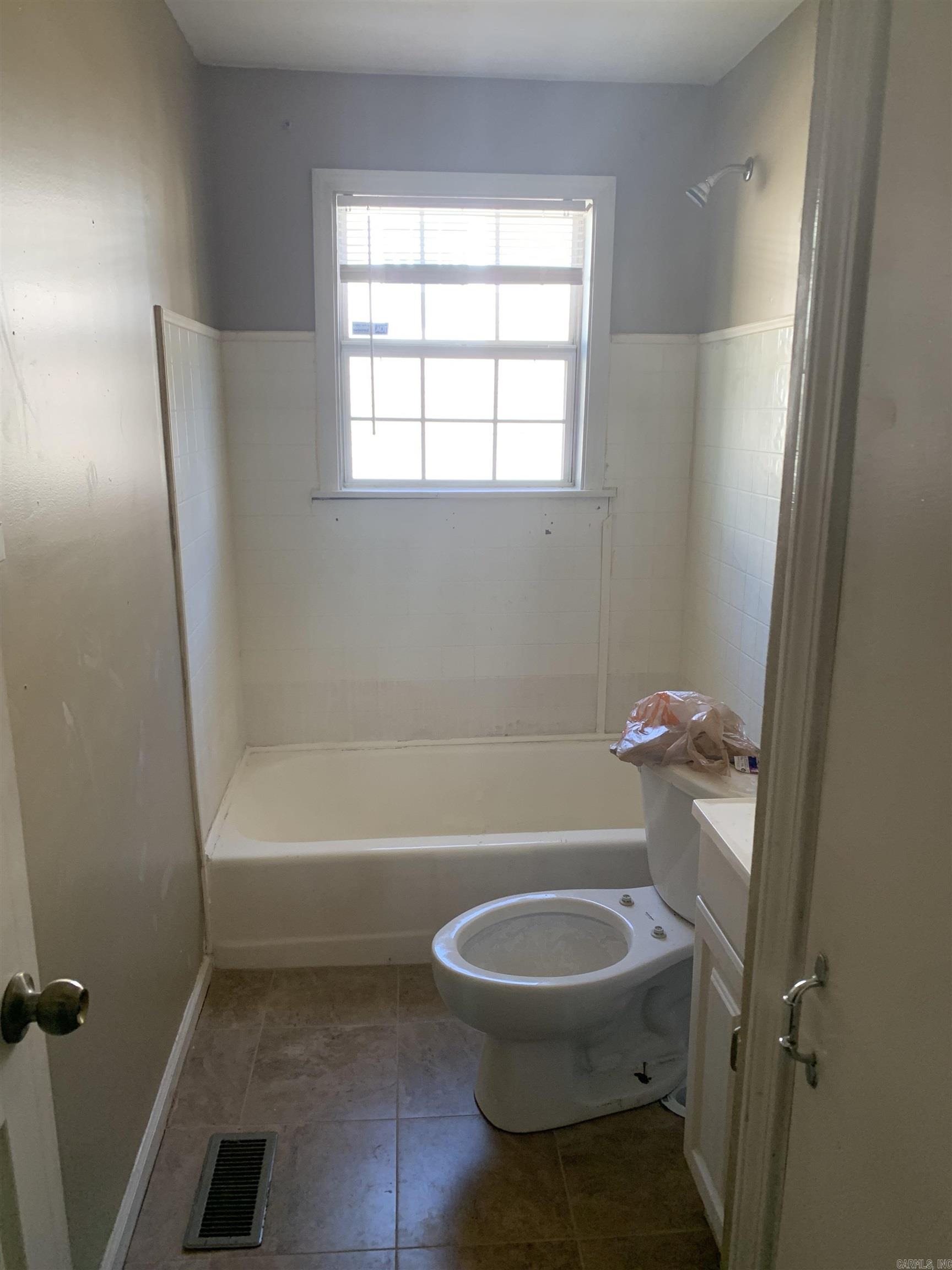 Davis - Residential Lease