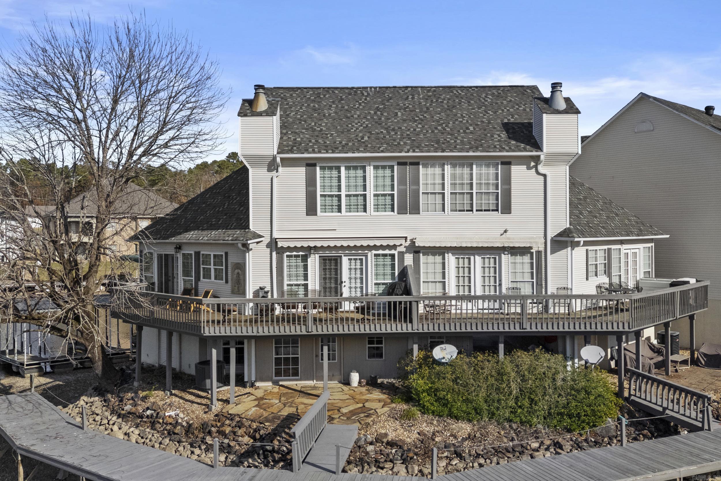 BAYSHORE TOWNHOMES - Residential