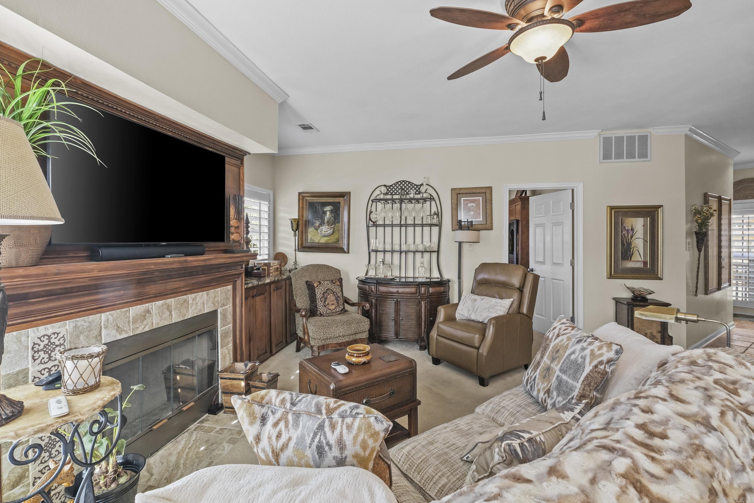 BAYSHORE TOWNHOMES - Residential