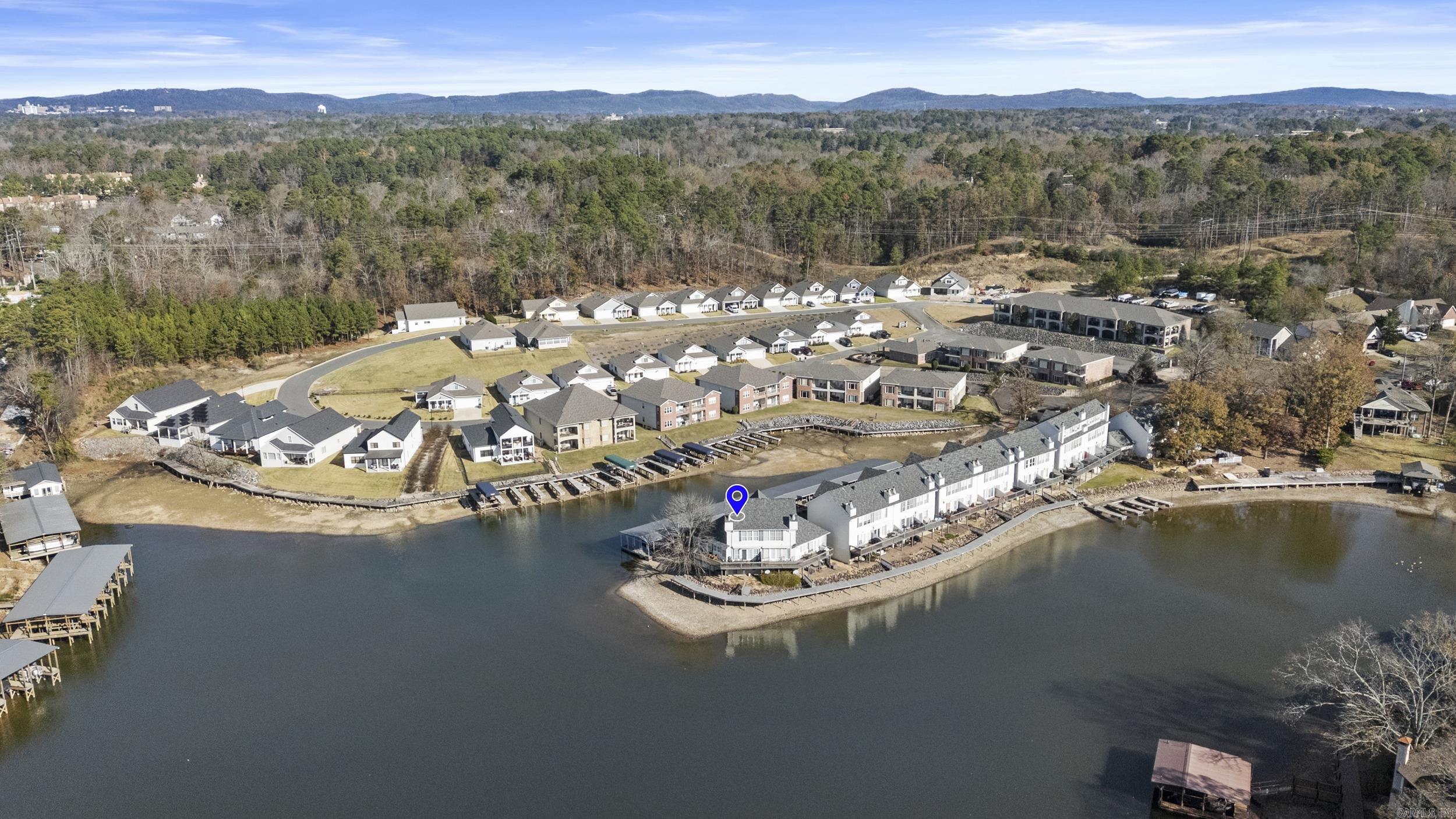 BAYSHORE TOWNHOMES - Residential