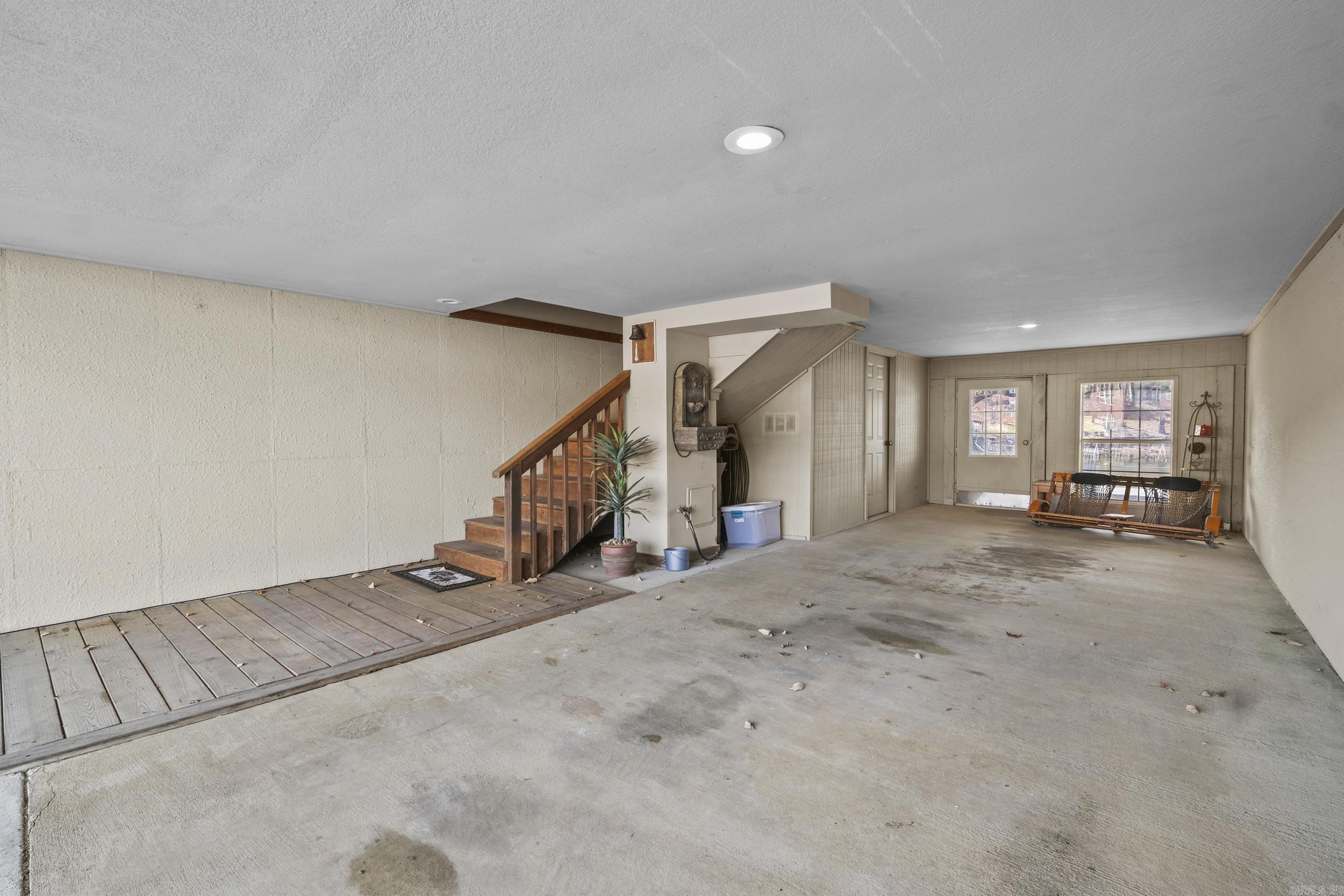 BAYSHORE TOWNHOMES - Residential