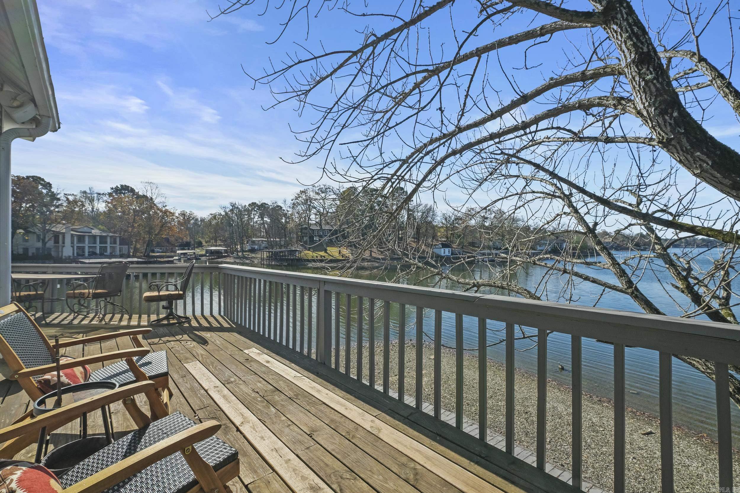 BAYSHORE TOWNHOMES - Residential